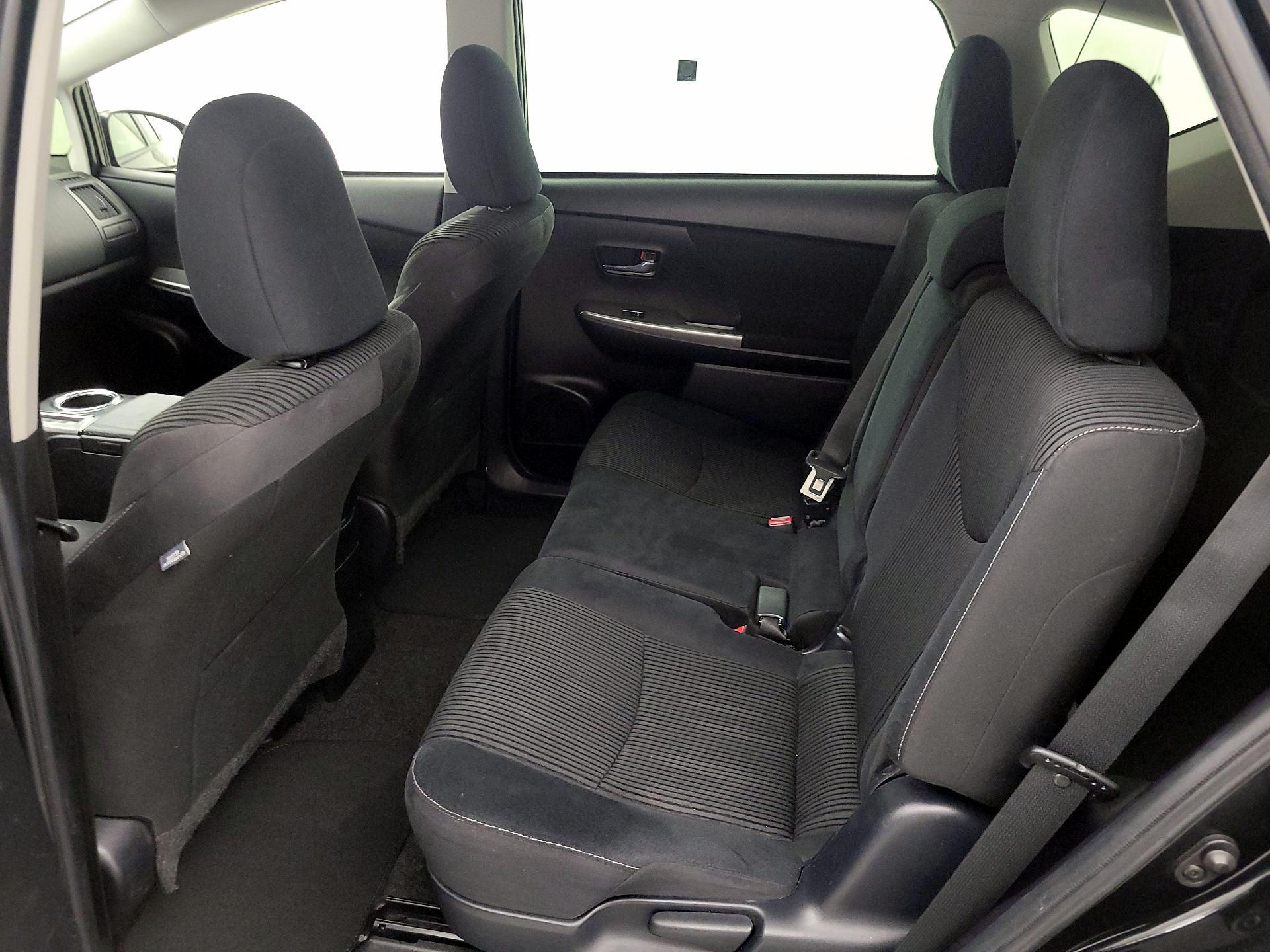 Thumbnail: 2015 Toyota Prius v - 19