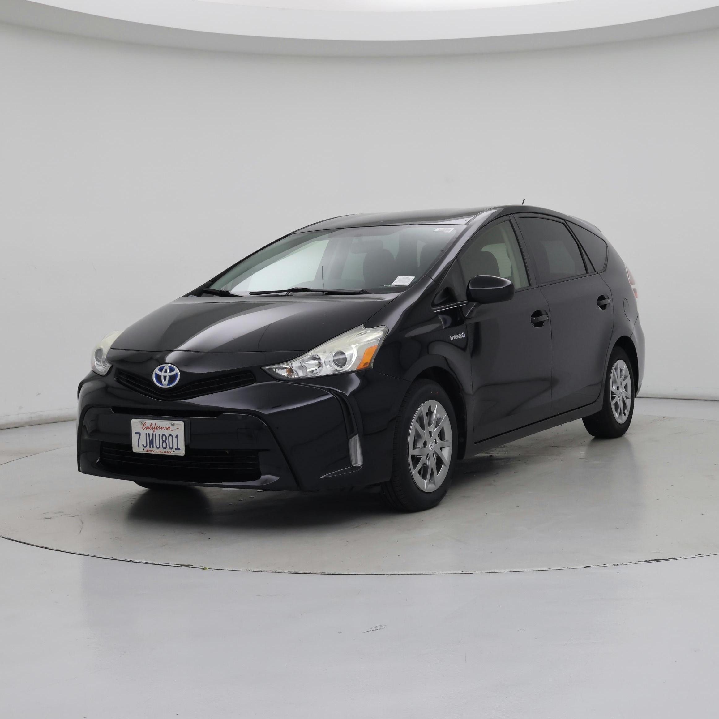 Thumbnail: 2015 Toyota Prius v - 4