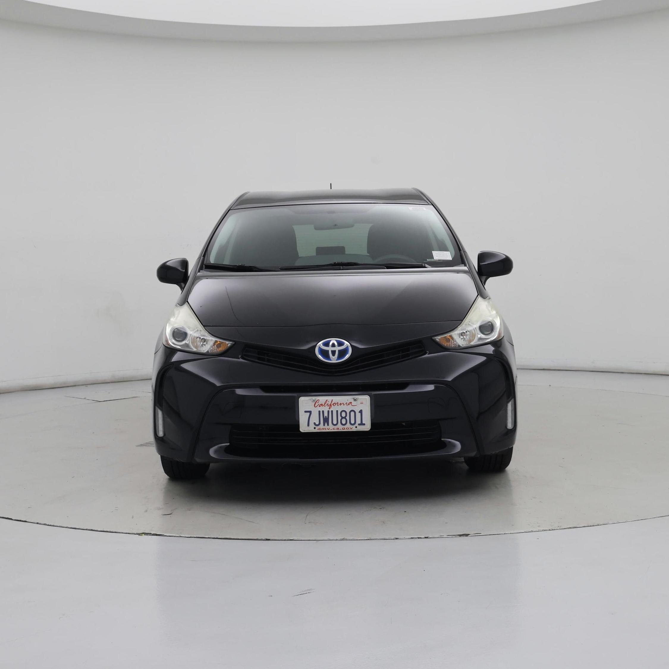Thumbnail: 2015 Toyota Prius v - 5