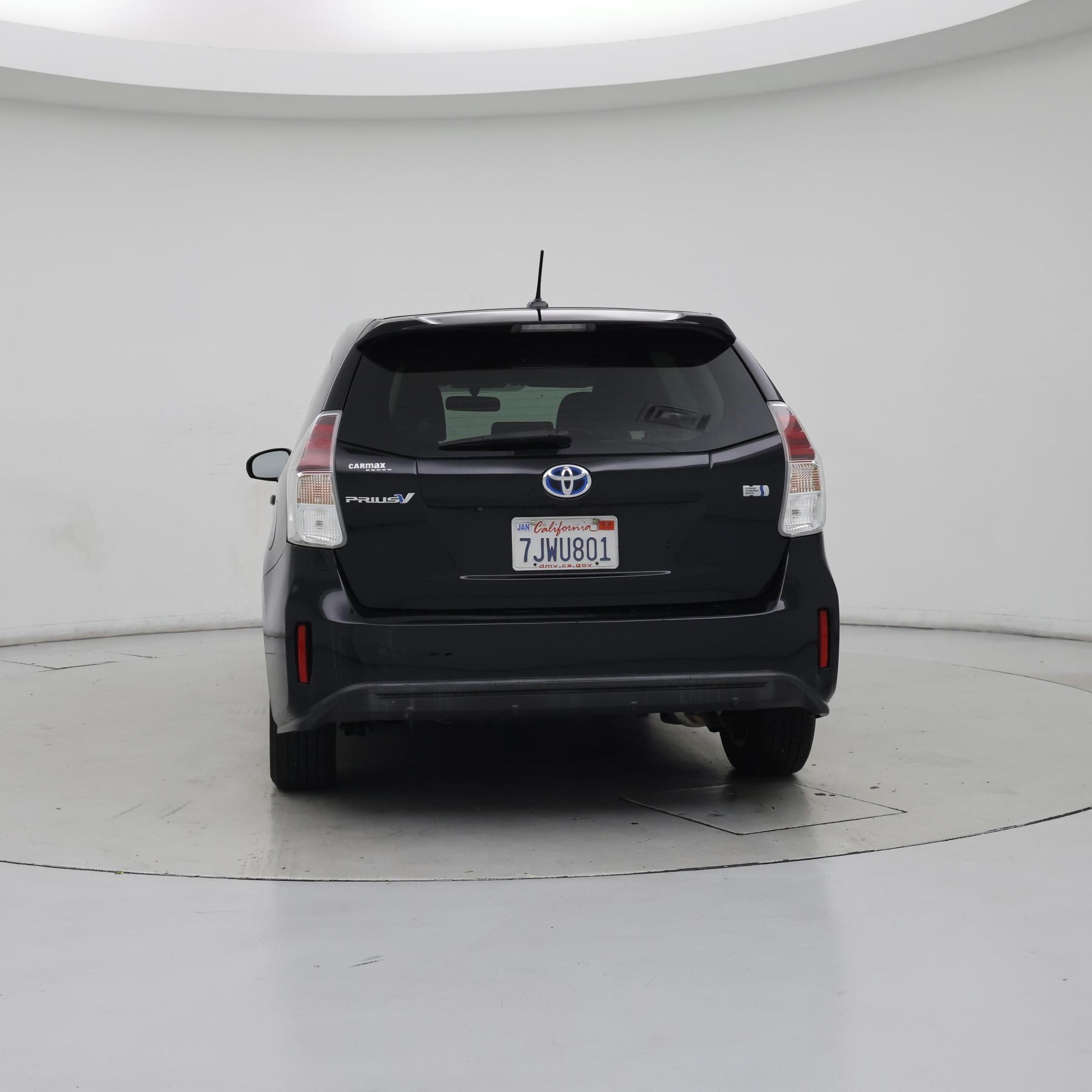 Thumbnail: 2015 Toyota Prius v - 6