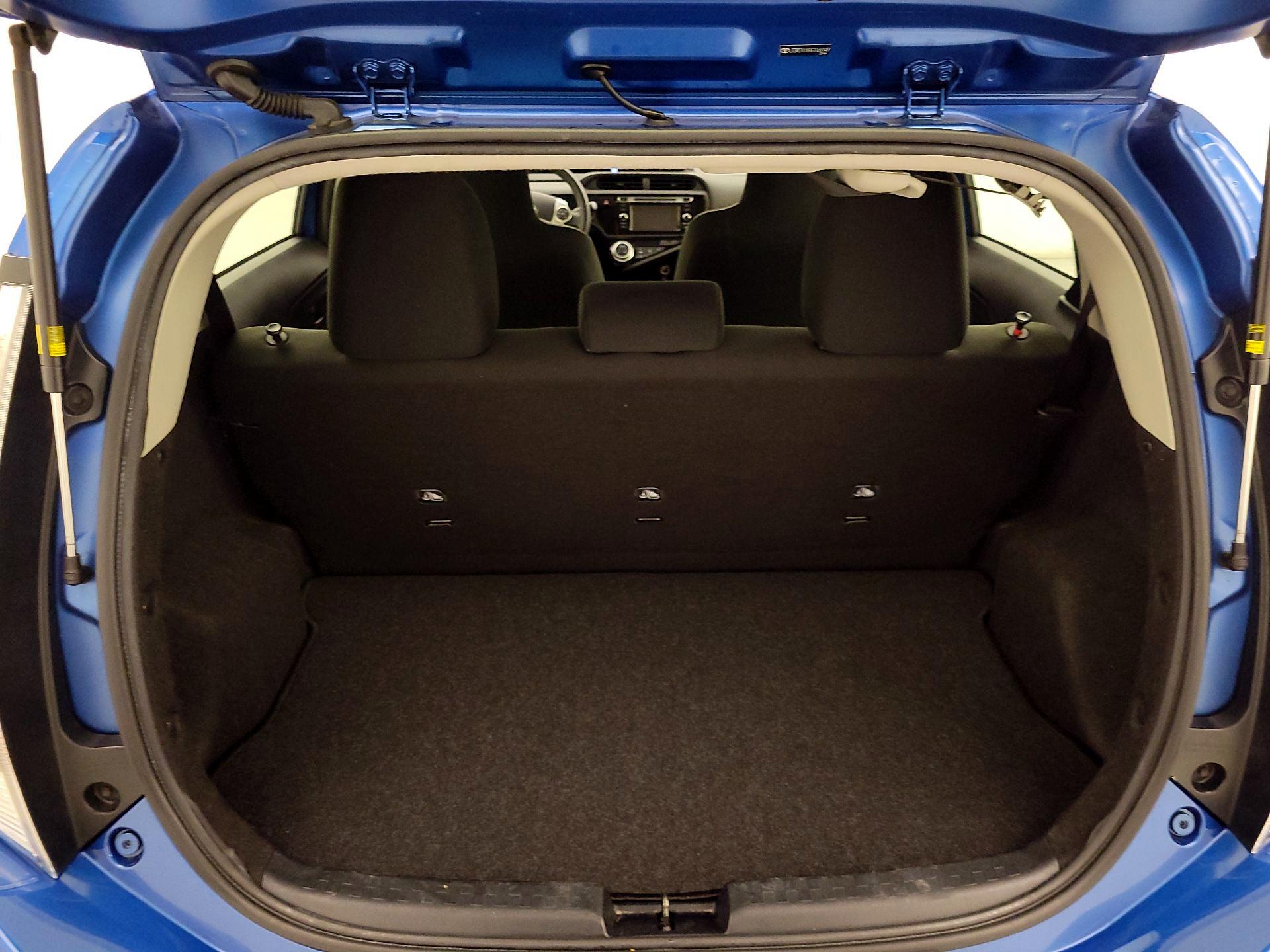 Thumbnail: 2016 Toyota Prius c - 19