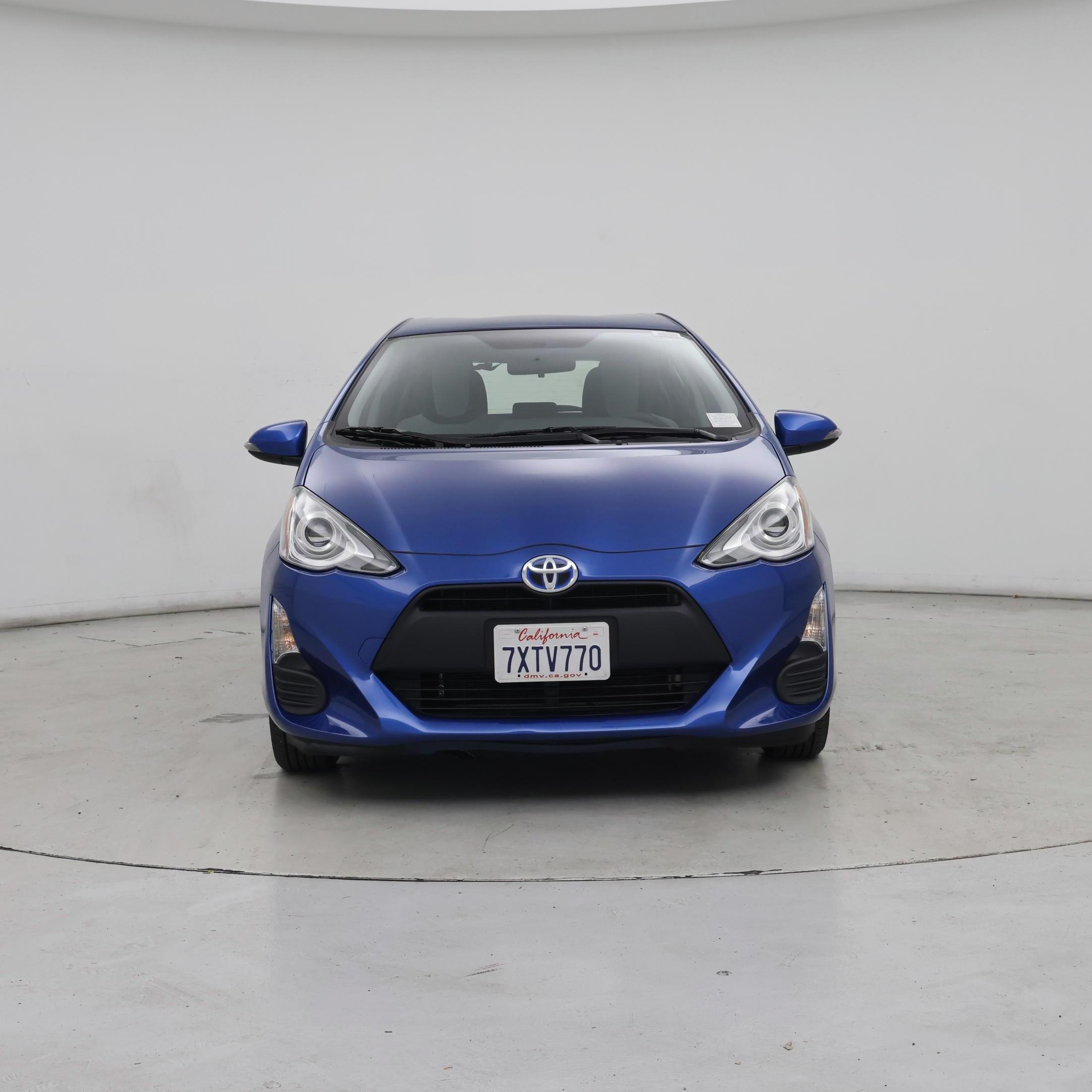Thumbnail: 2016 Toyota Prius c - 5