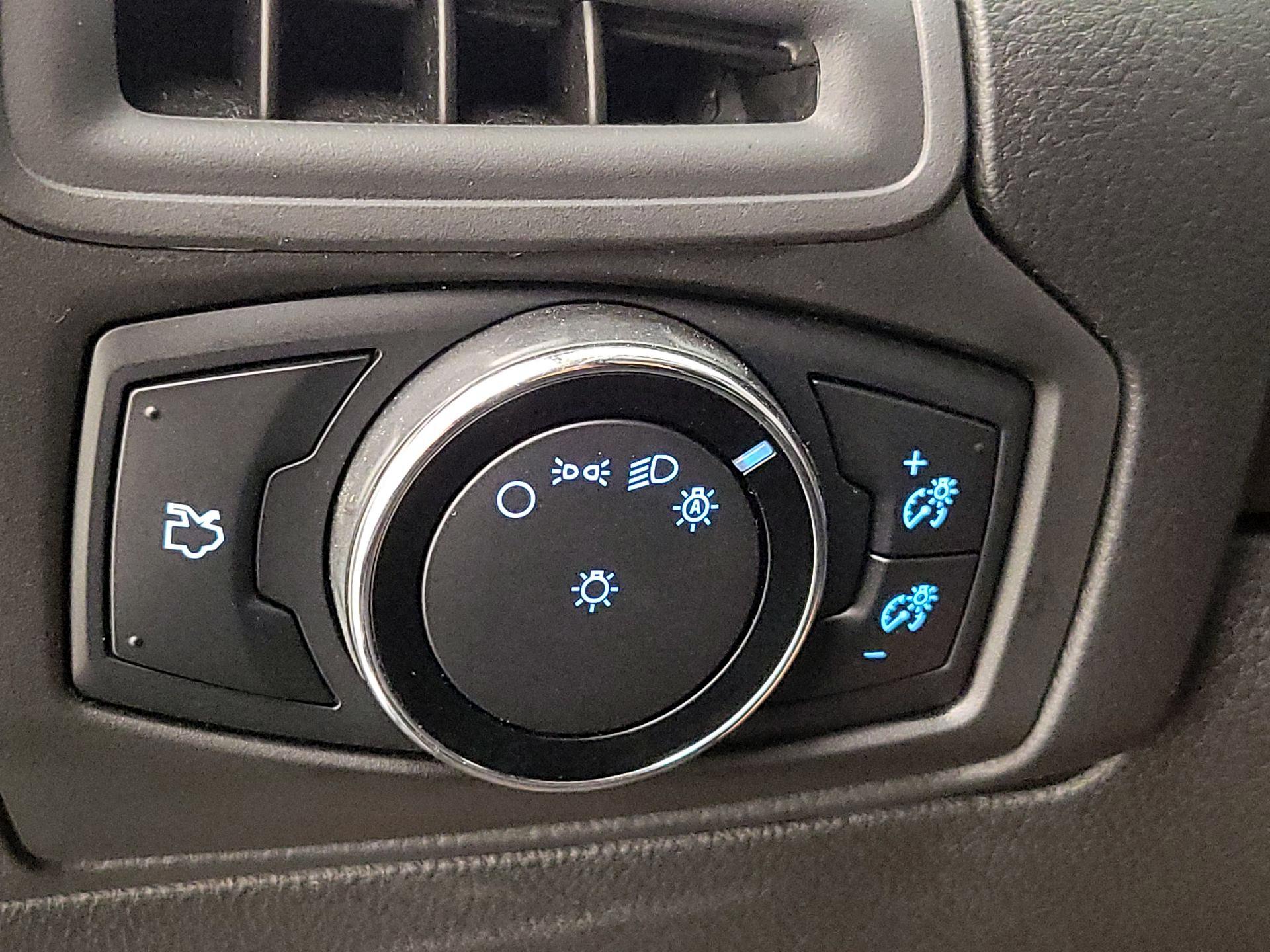 Thumbnail: 2014 Ford Focus - 13