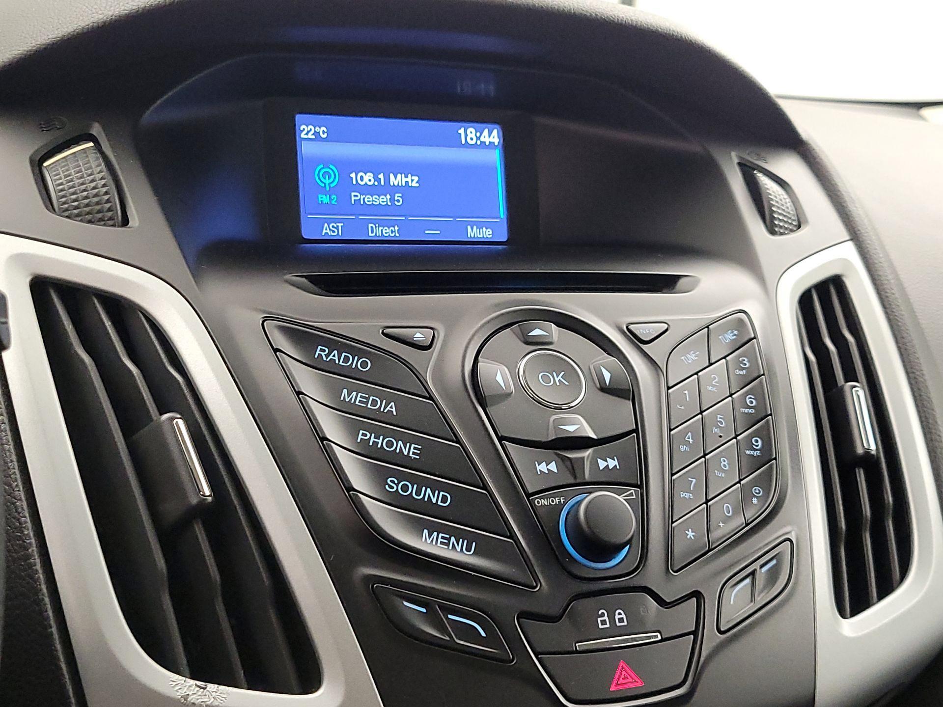 Thumbnail: 2014 Ford Focus - 14