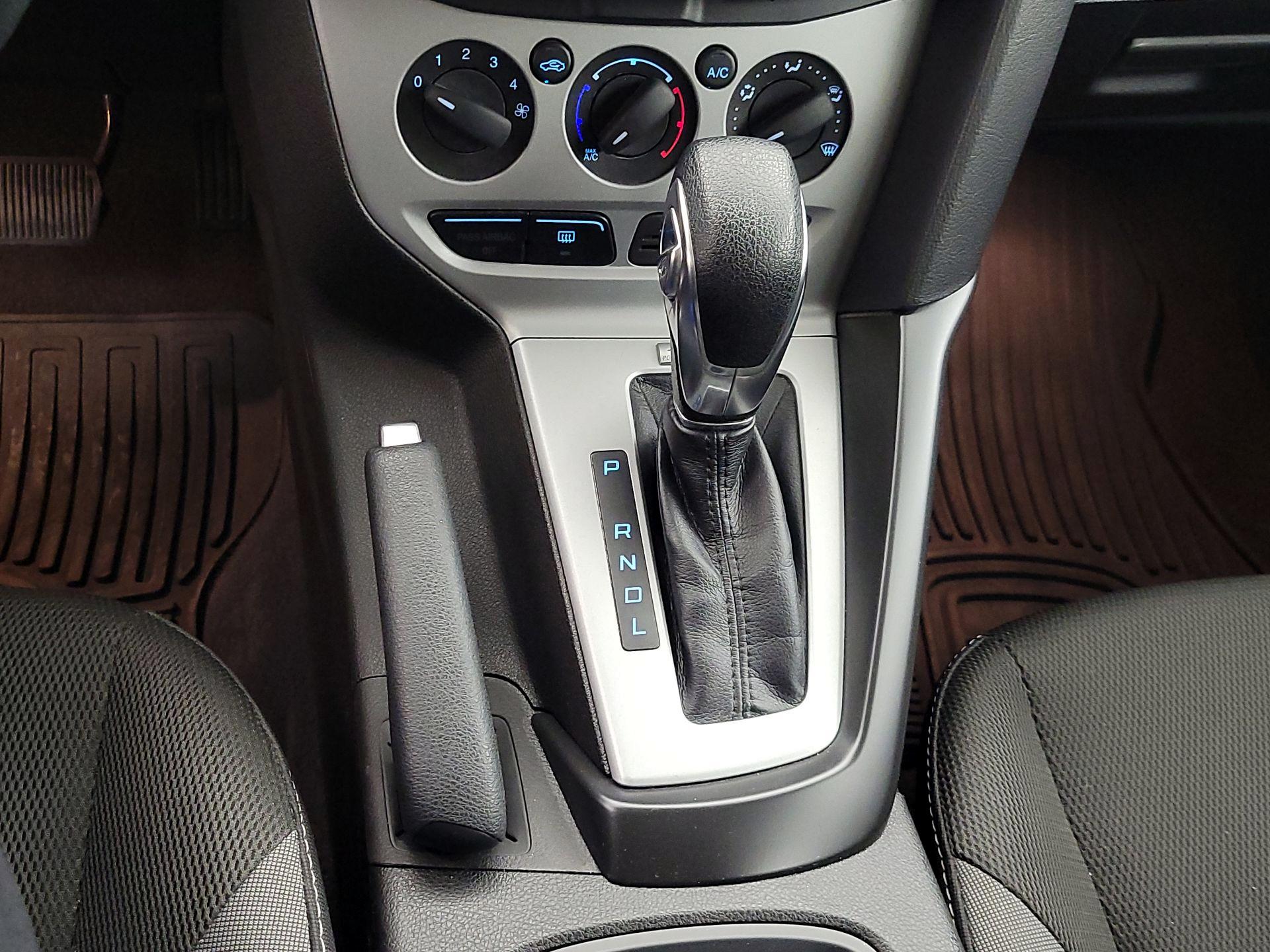 Thumbnail: 2014 Ford Focus - 16