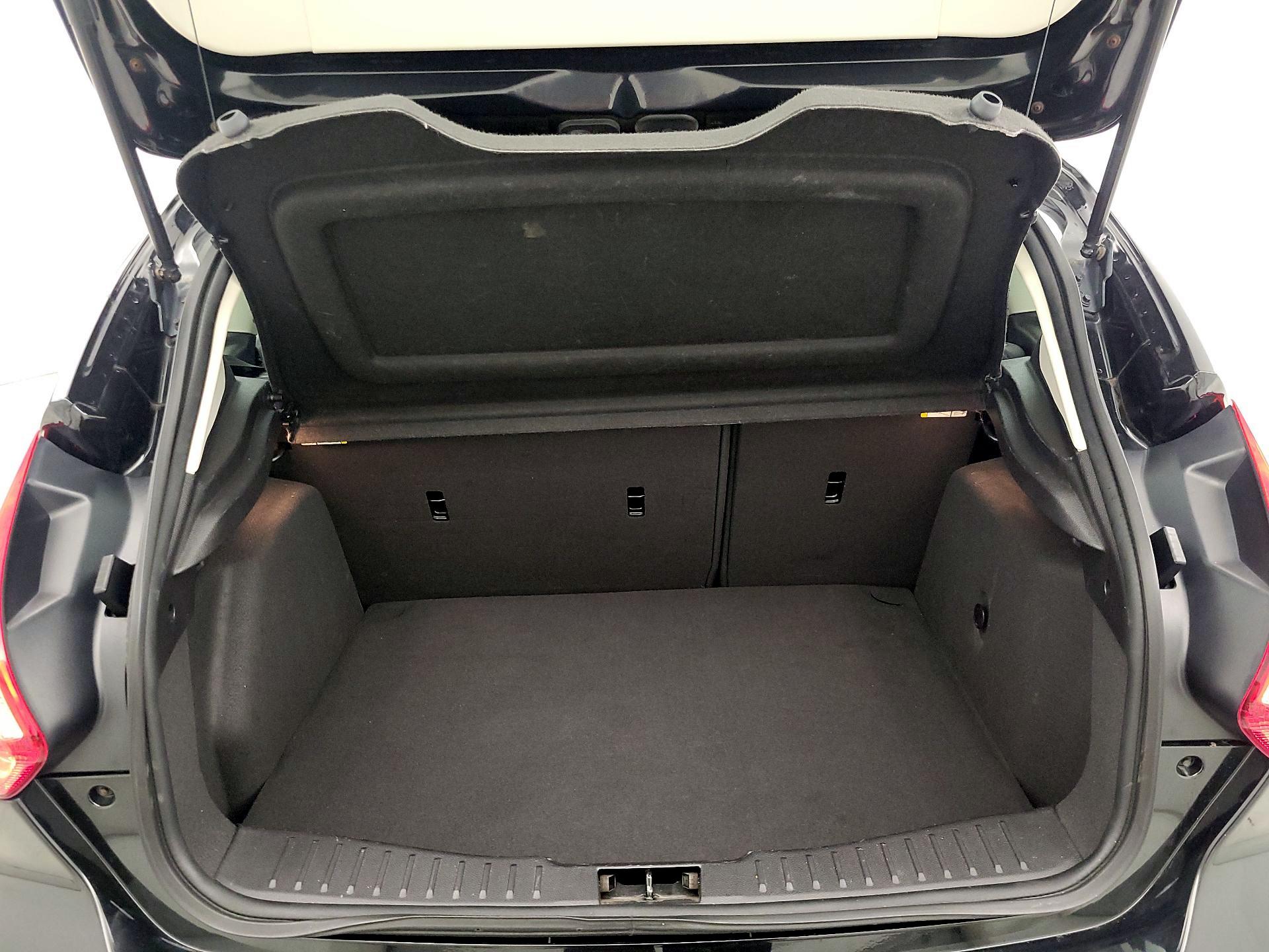 Thumbnail: 2014 Ford Focus - 19