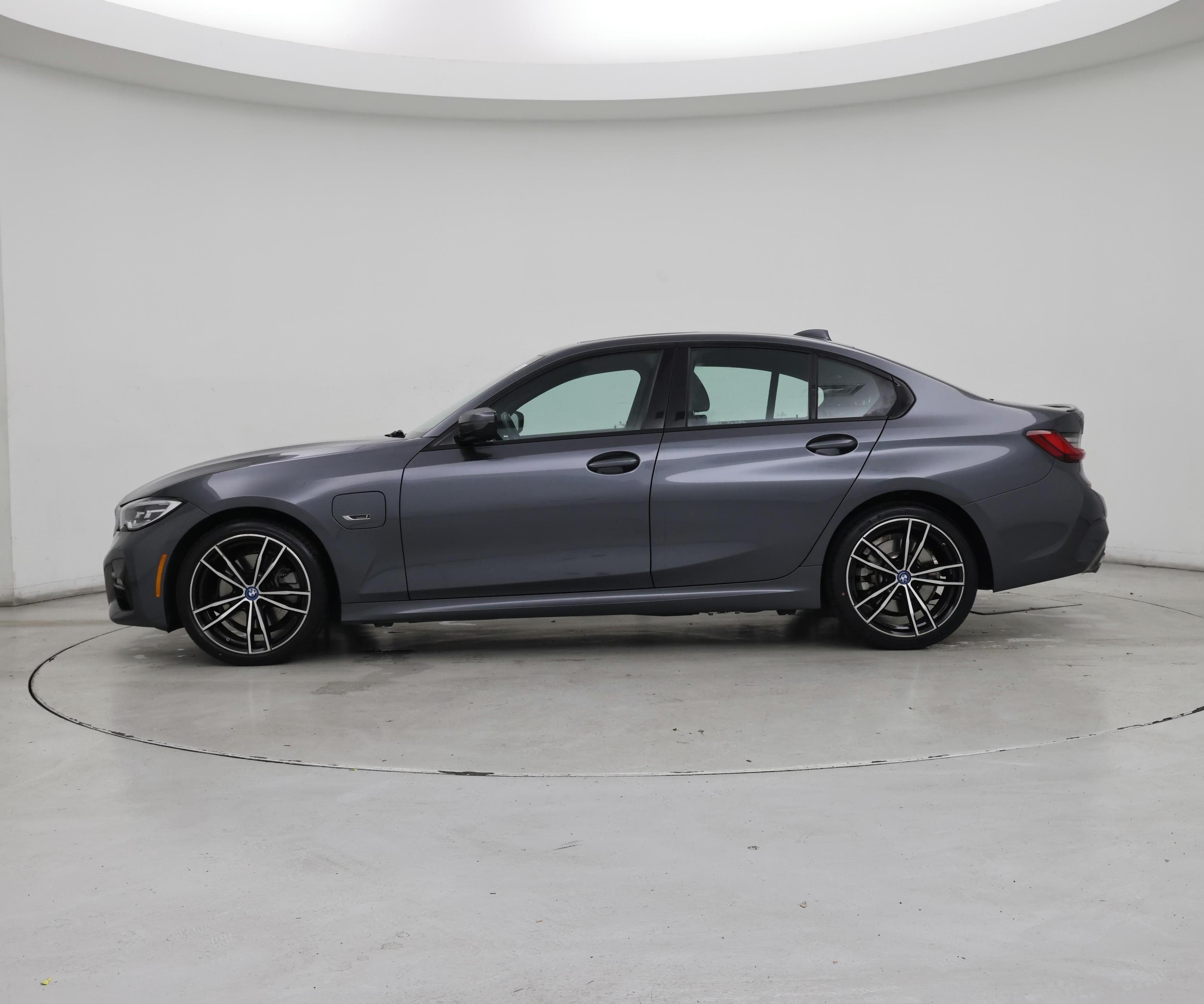 Thumbnail: 2022 BMW 3 Series - 3
