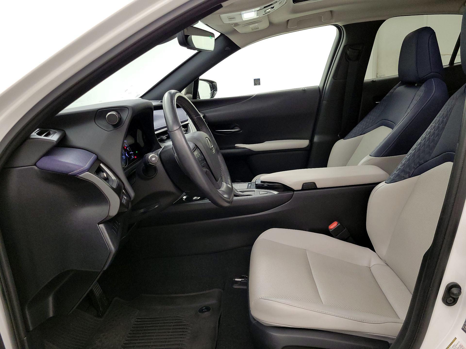 Thumbnail: 2020 Lexus UX - 11