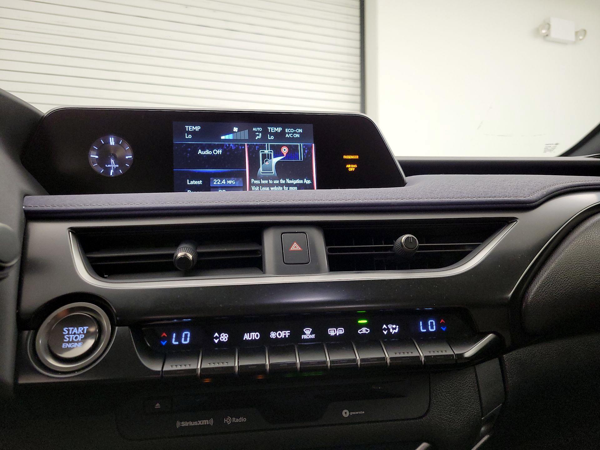 Thumbnail: 2020 Lexus UX - 16