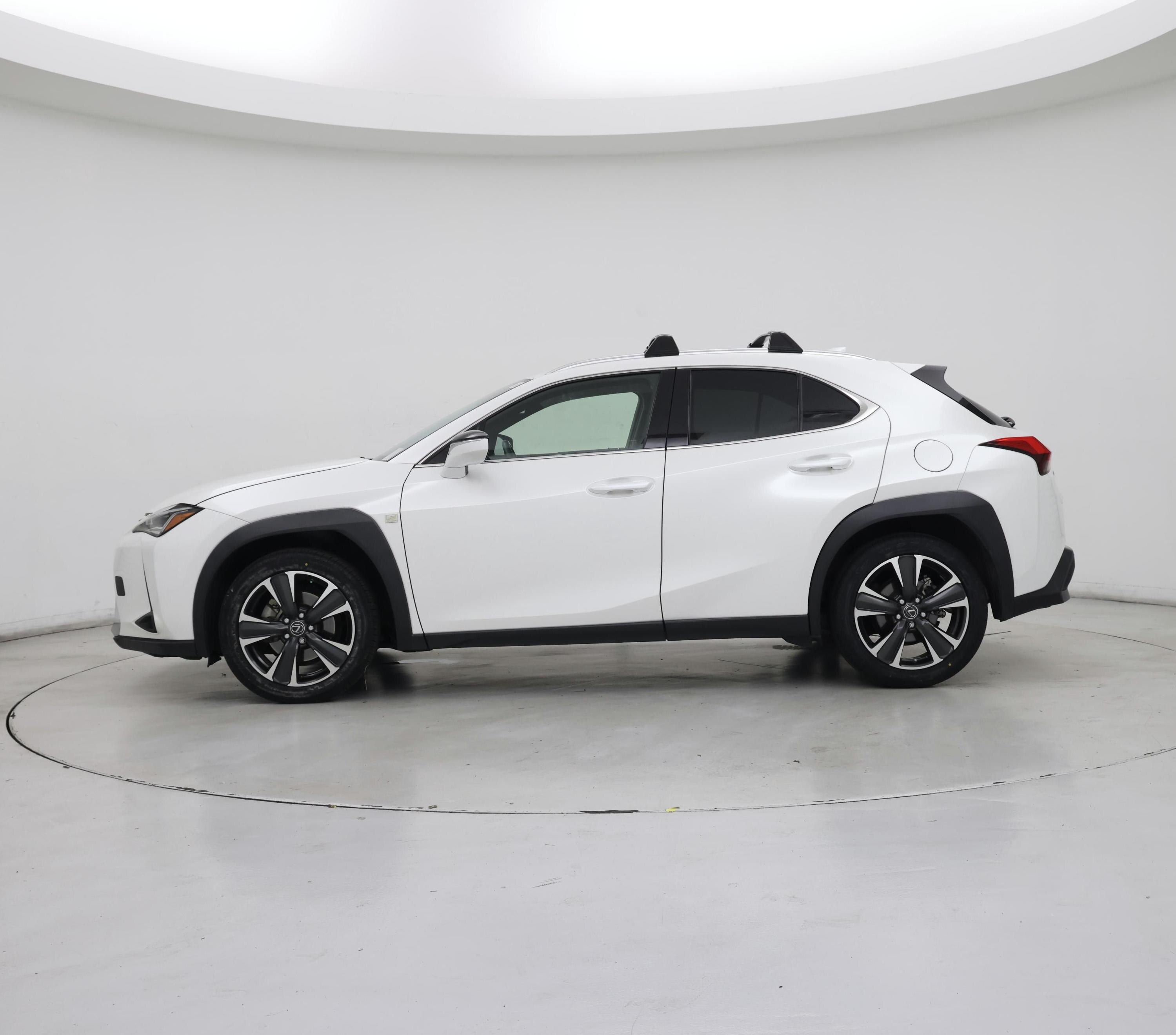 Thumbnail: 2020 Lexus UX - 3