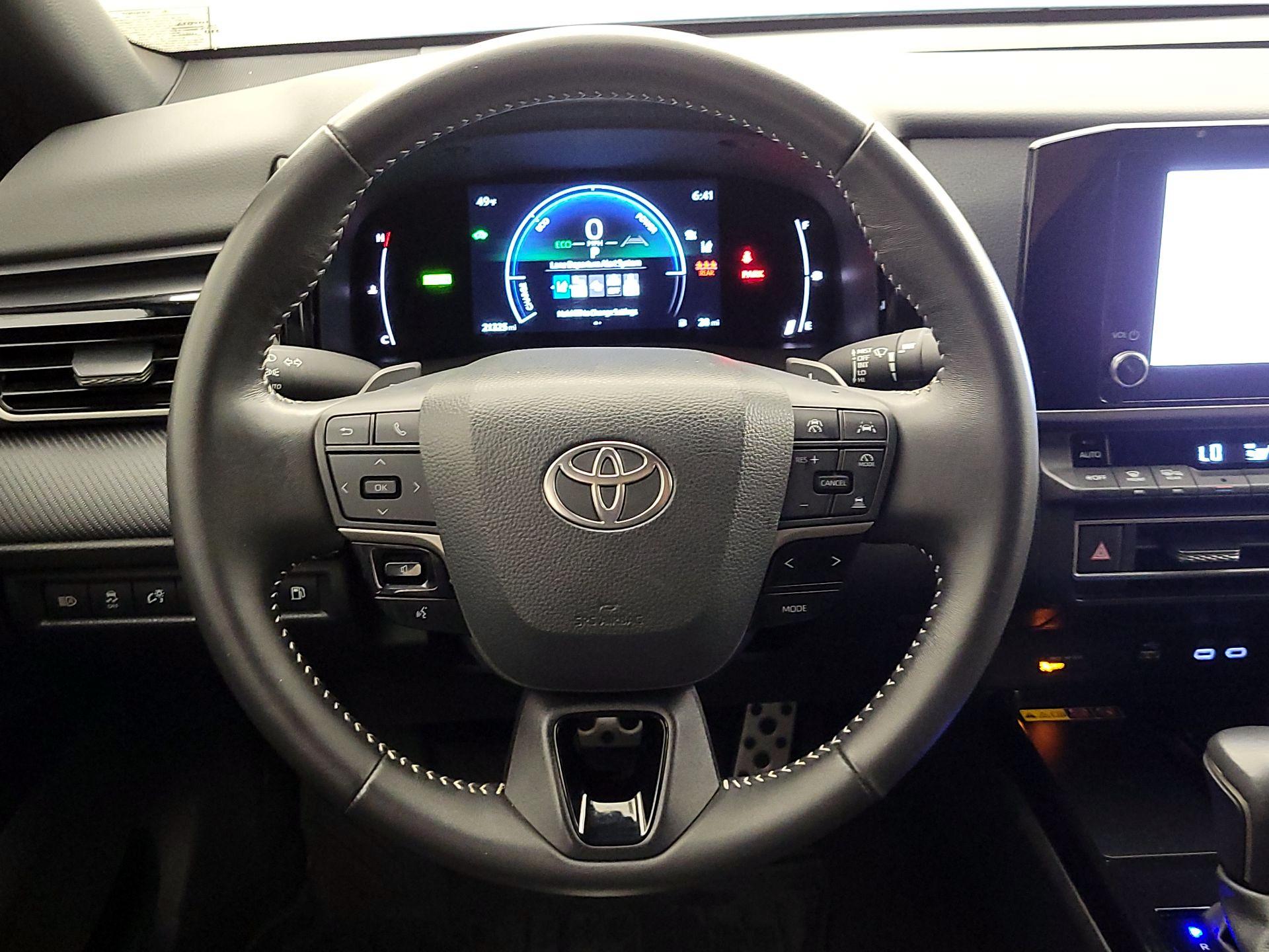 Thumbnail: 2025 Toyota Camry - 10