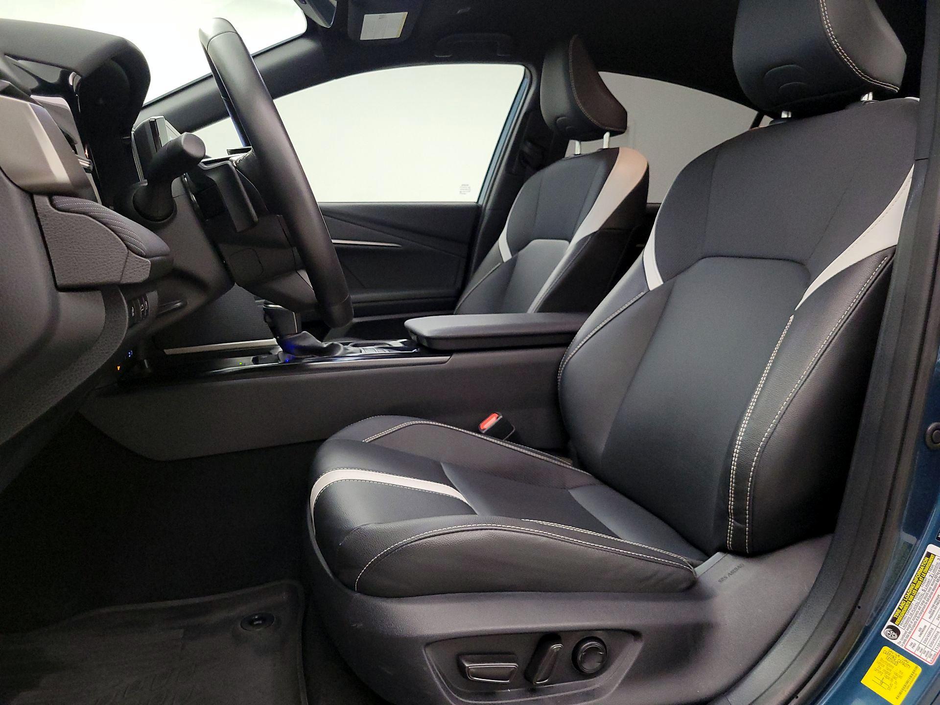 Thumbnail: 2025 Toyota Camry - 11