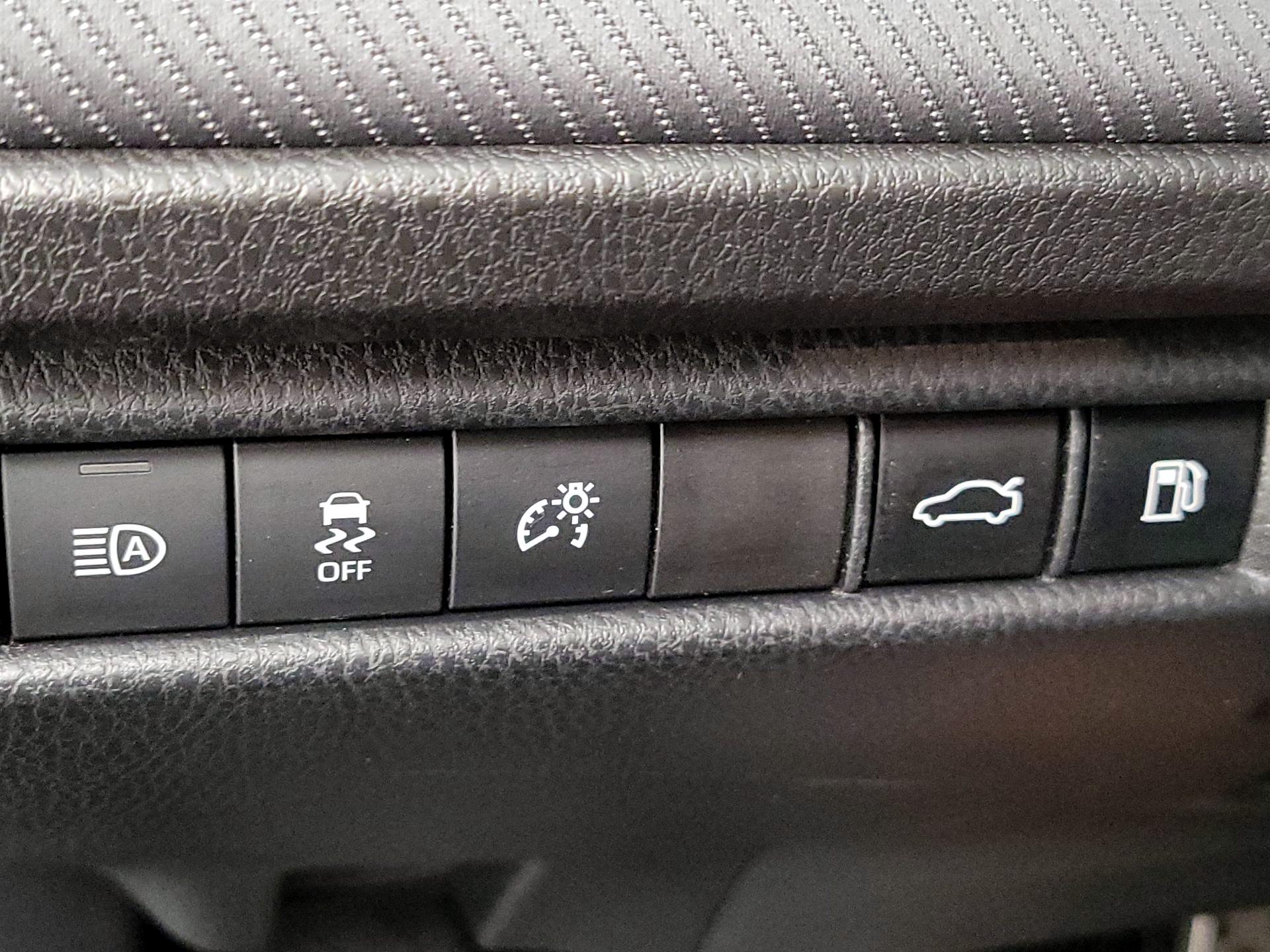 Thumbnail: 2025 Toyota Camry - 13