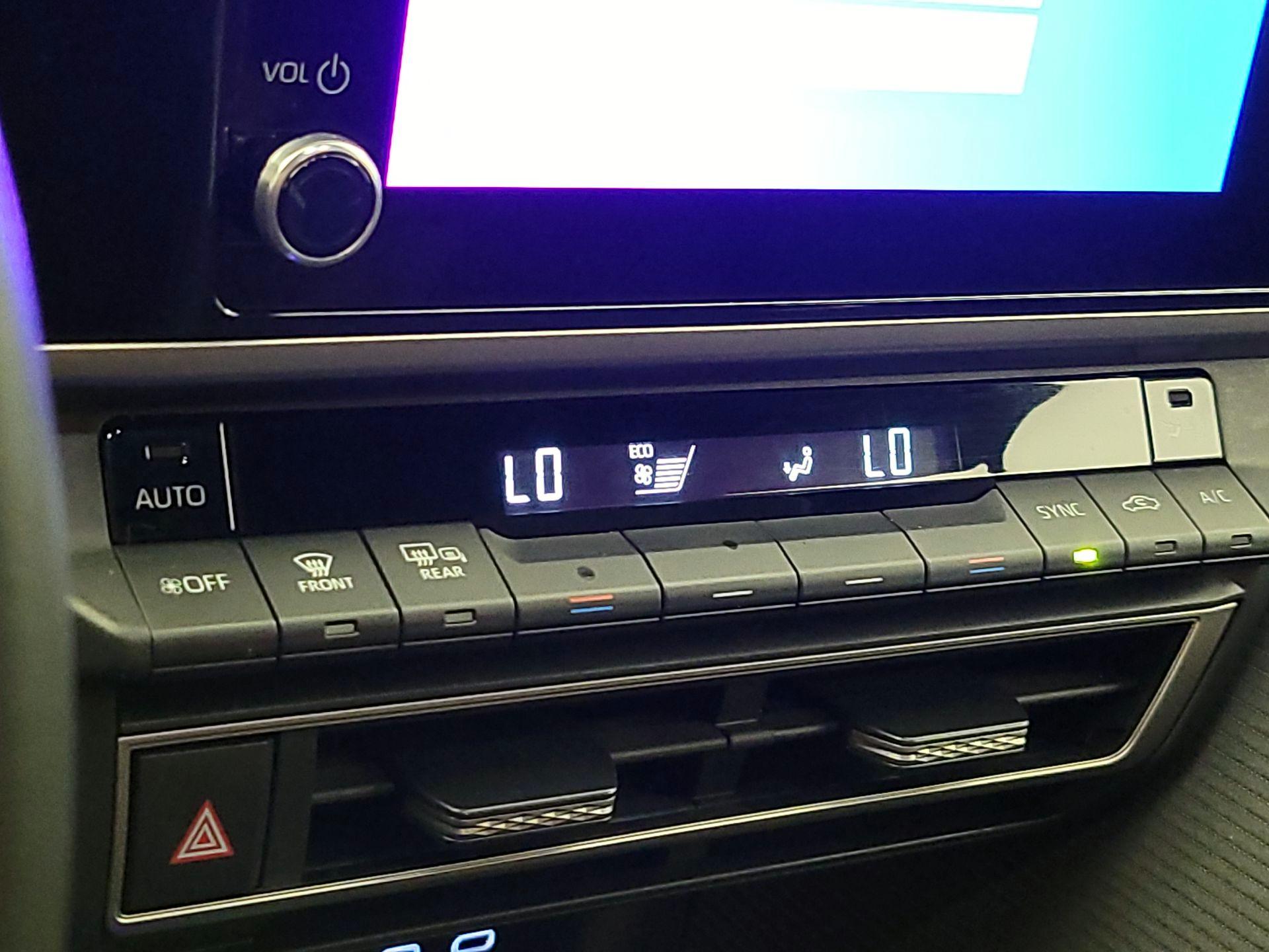 Thumbnail: 2025 Toyota Camry - 16