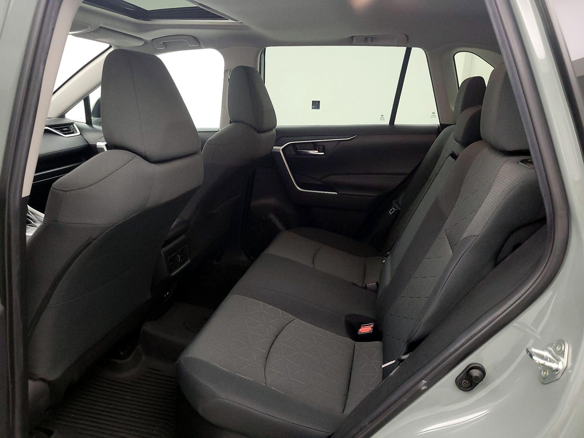 Thumbnail: 2021 Toyota RAV4 - 20