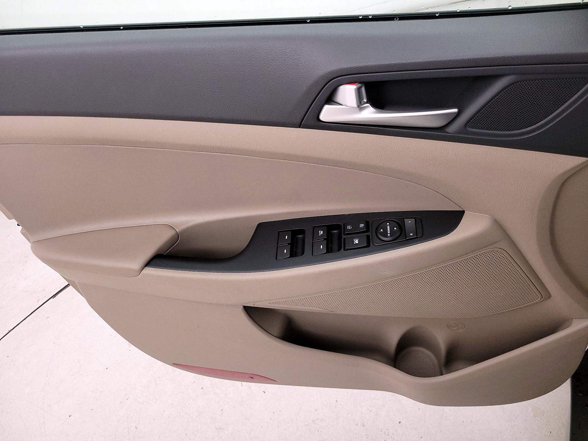 Thumbnail: 2019 Hyundai Tucson - 12