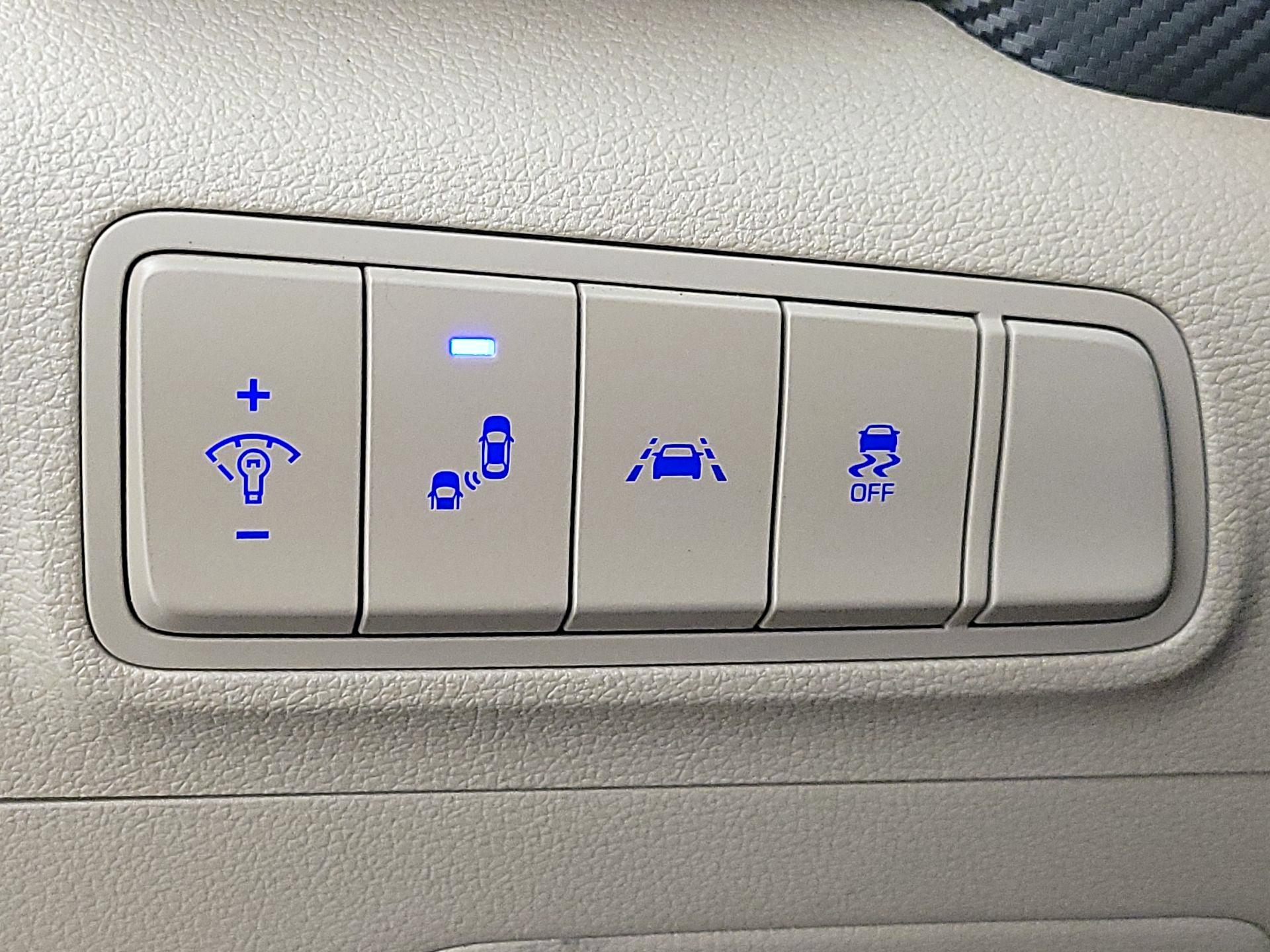 Thumbnail: 2019 Hyundai Tucson - 13