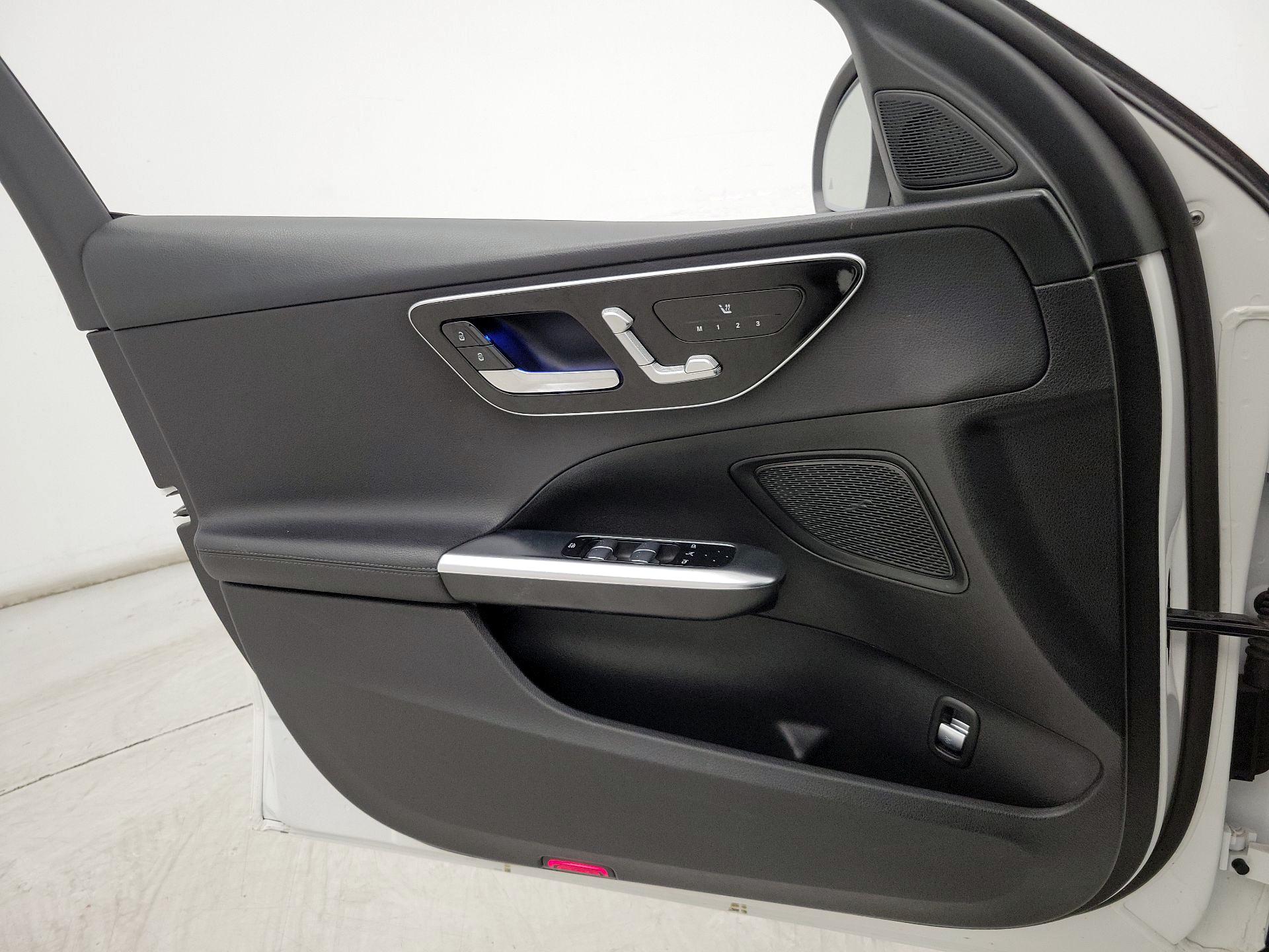 Thumbnail: 2022 Mercedes-Benz C-Class - 12