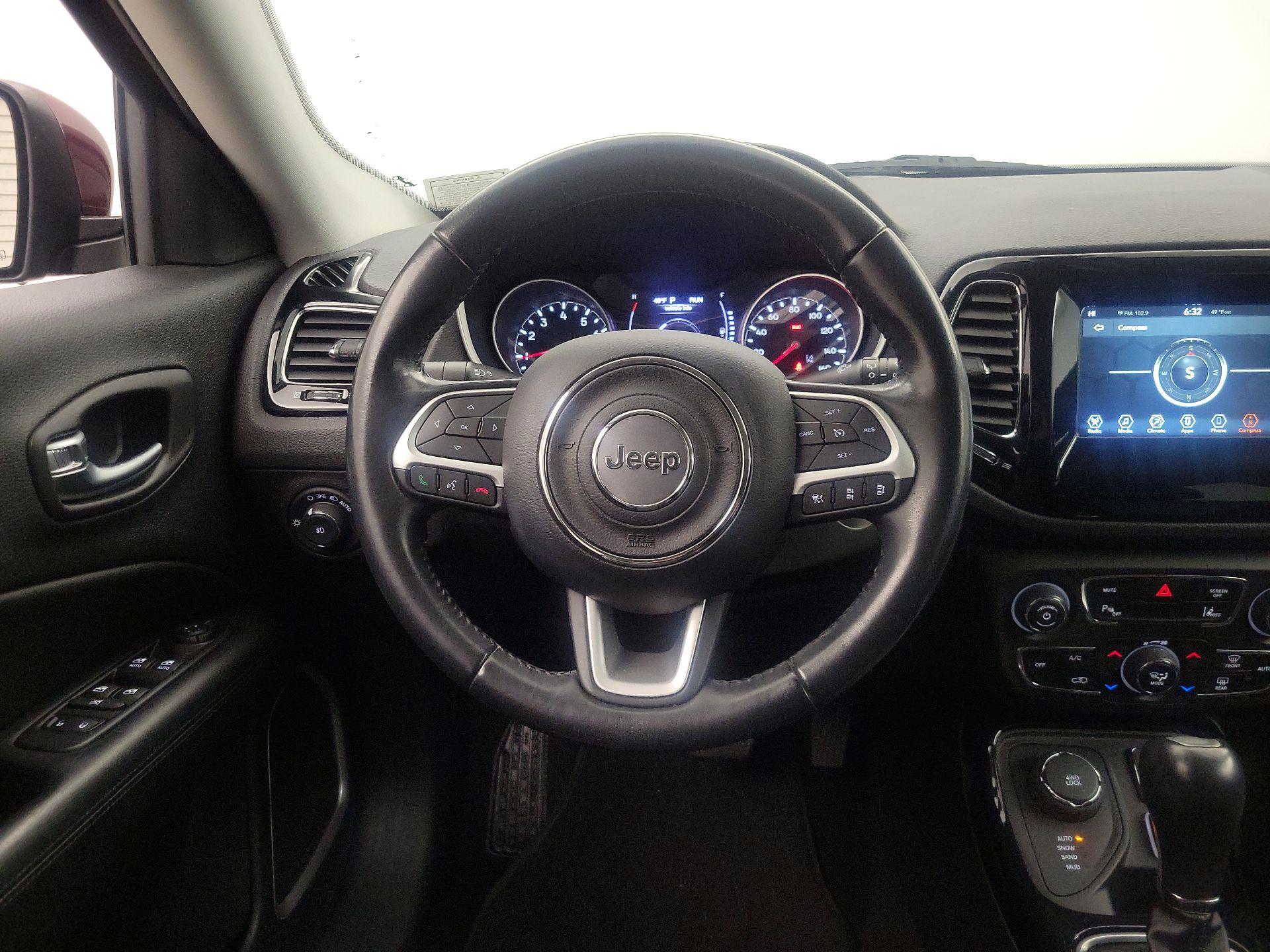 Thumbnail: 2020 Jeep Compass - 10