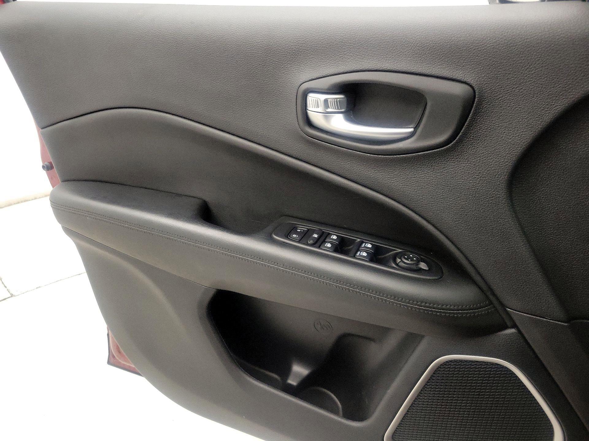 Thumbnail: 2020 Jeep Compass - 12