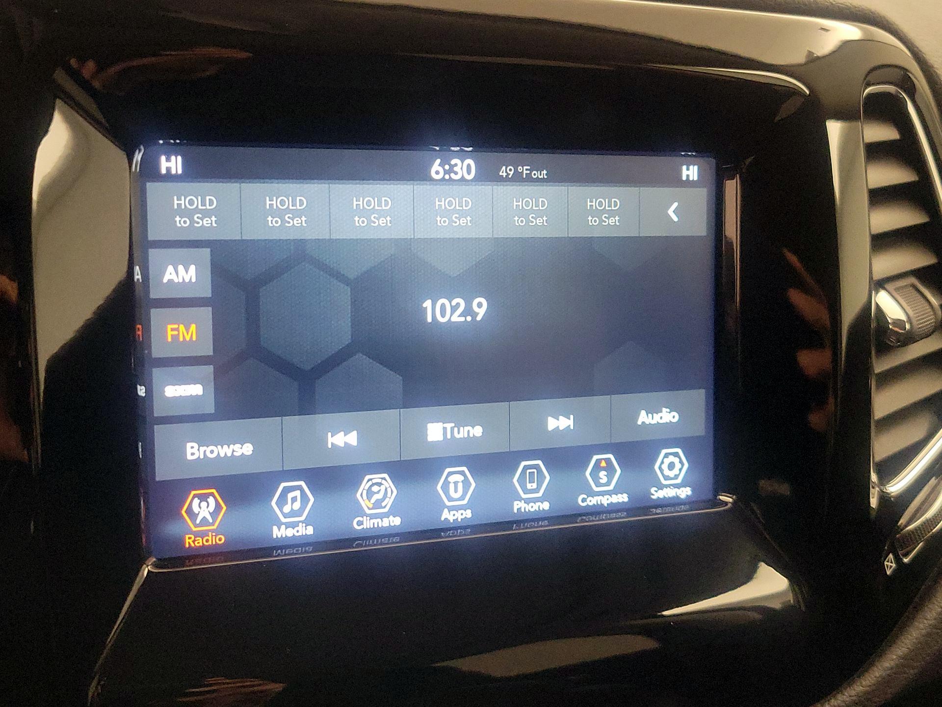 Thumbnail: 2020 Jeep Compass - 16