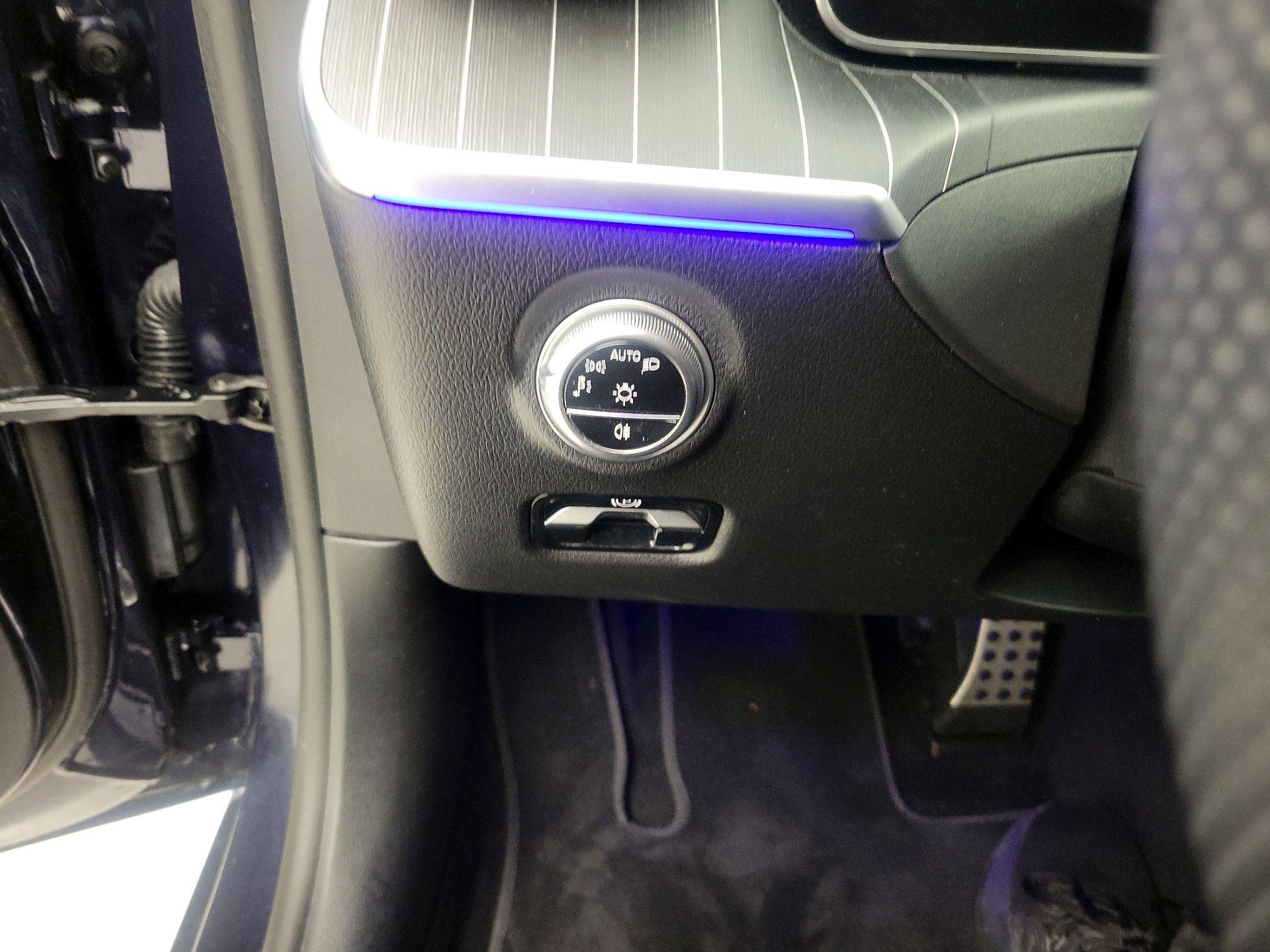 Thumbnail: 2023 Mercedes-Benz C-Class - 13