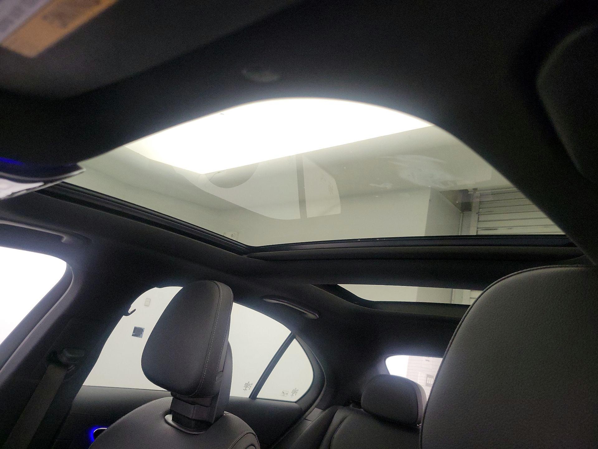 Thumbnail: 2023 Mercedes-Benz C-Class - 19