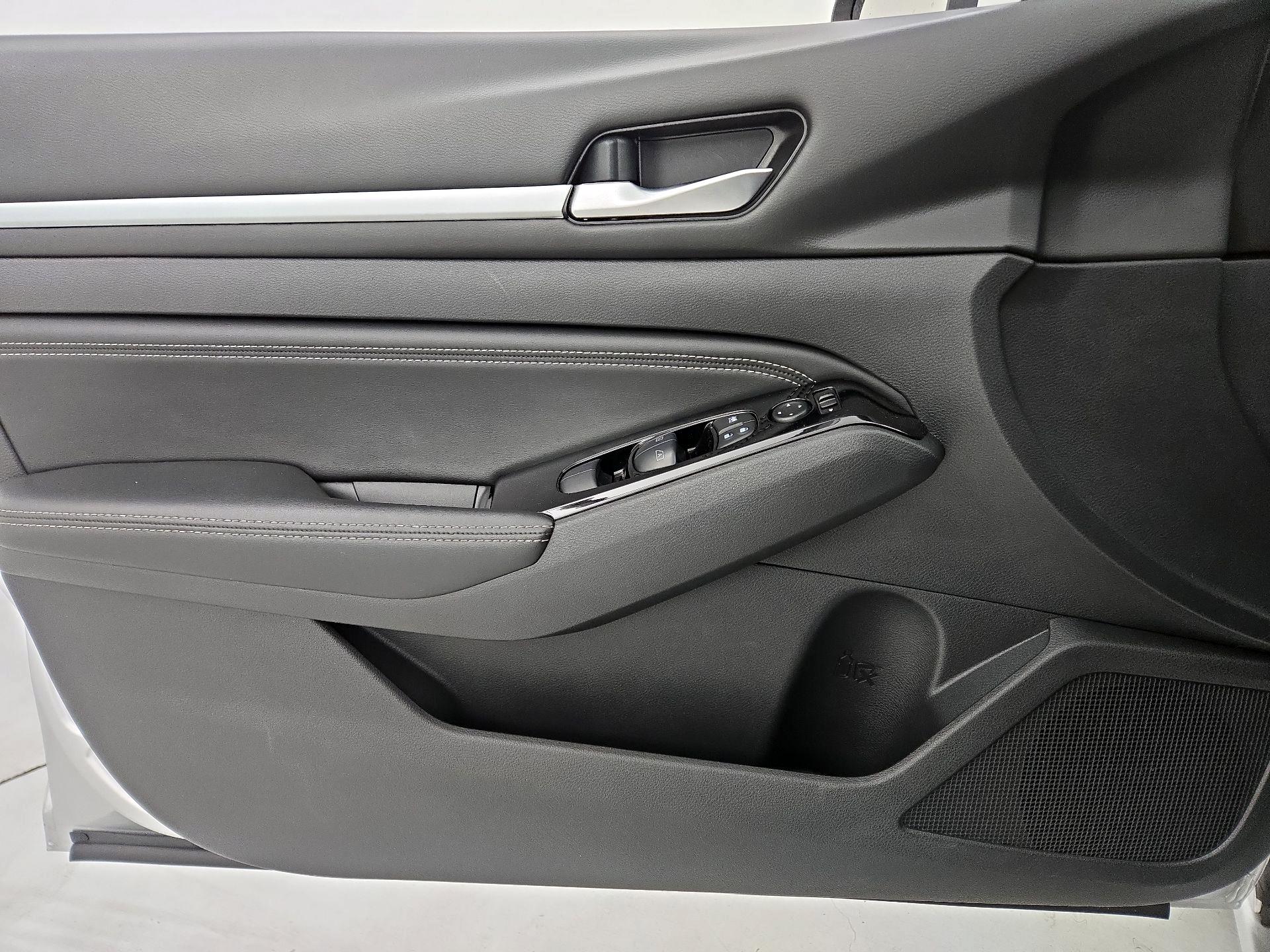 Thumbnail: 2020 Nissan Altima - 12