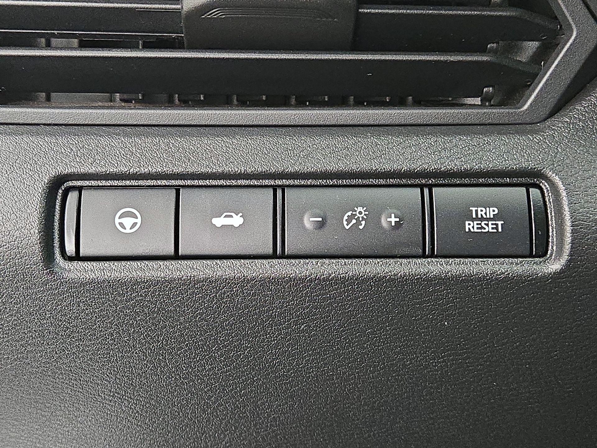 Thumbnail: 2020 Nissan Altima - 13