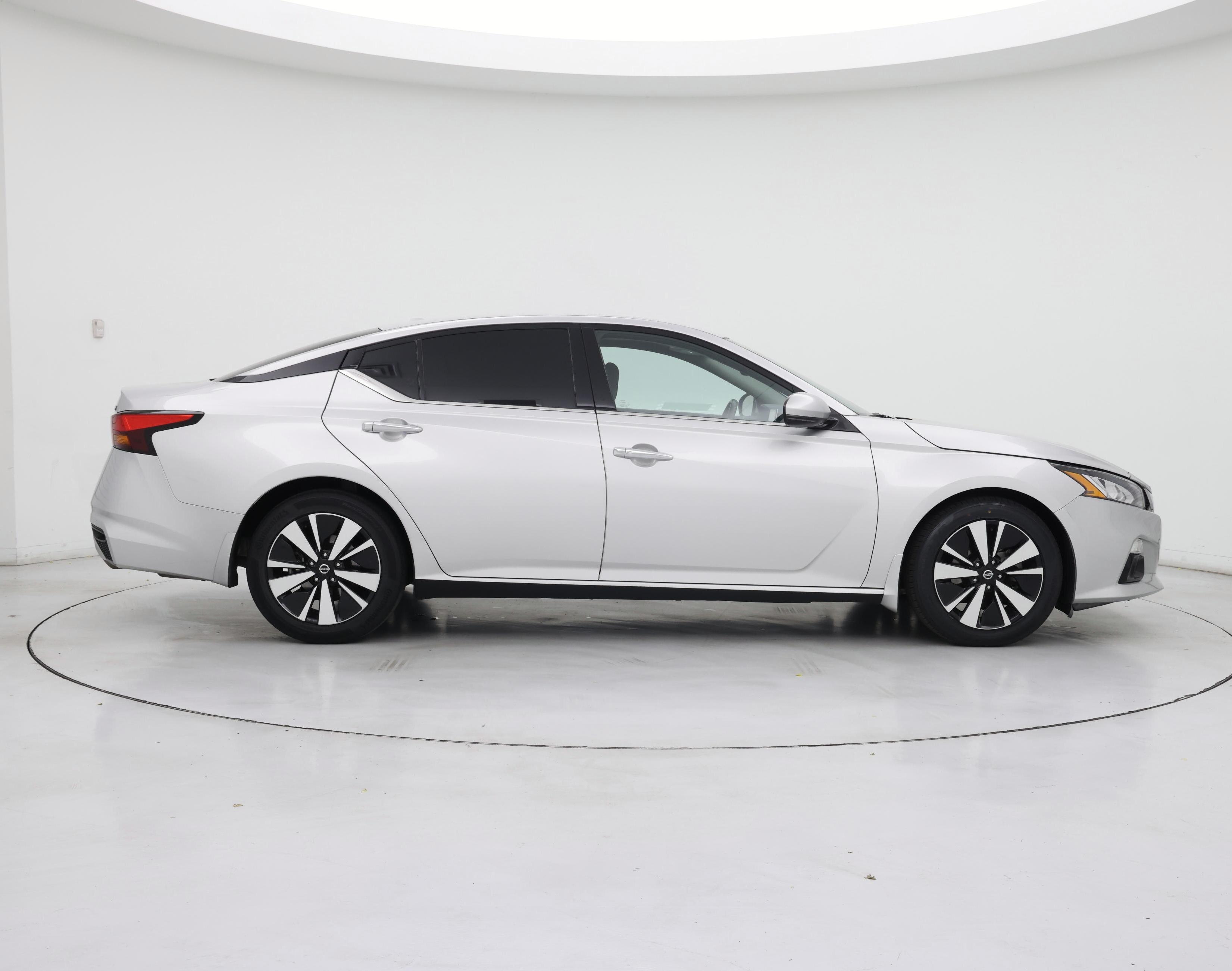Thumbnail: 2020 Nissan Altima - 7