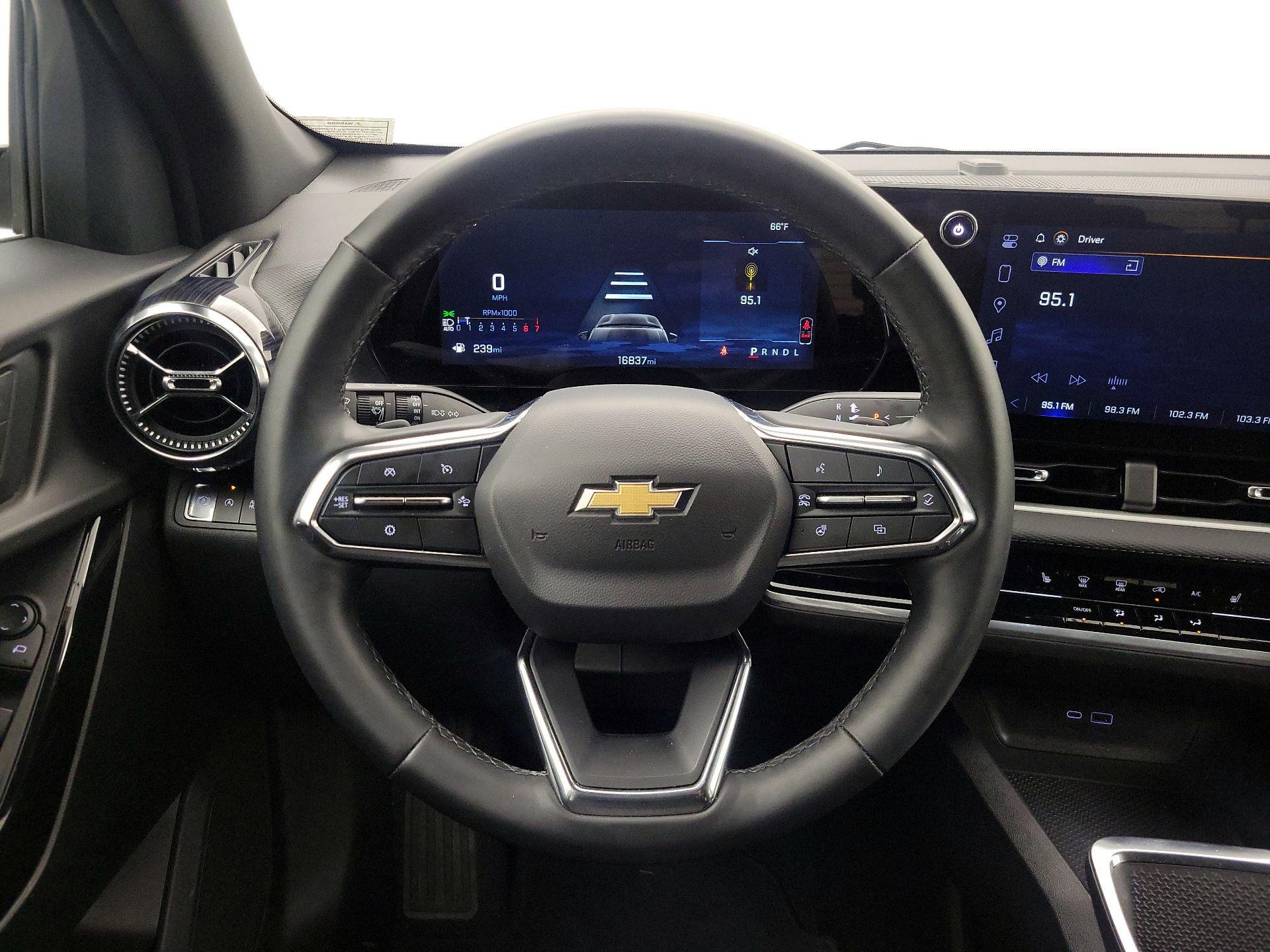 Thumbnail: 2025 Chevrolet Equinox - 10