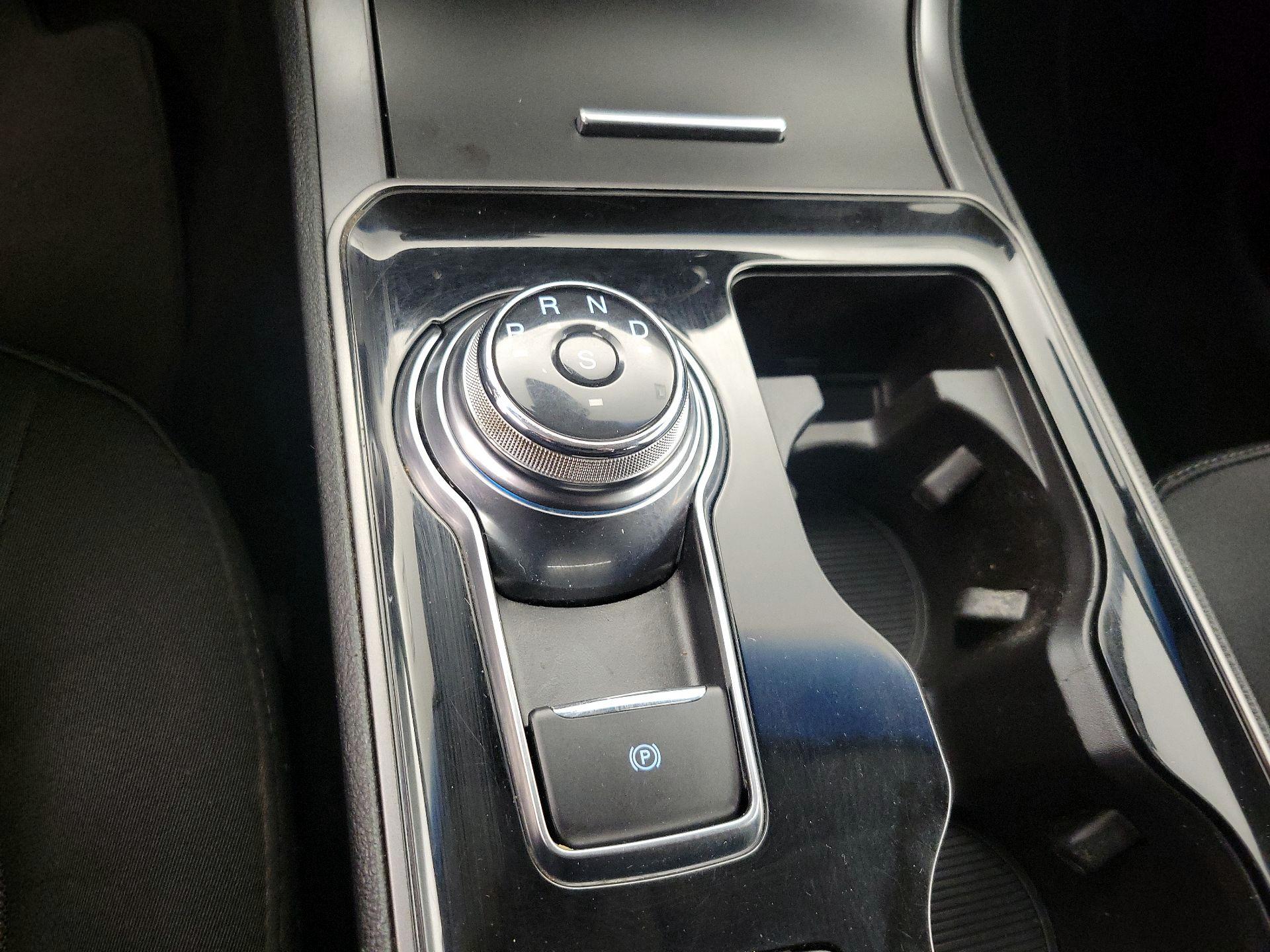 Thumbnail: 2020 Ford Edge - 17