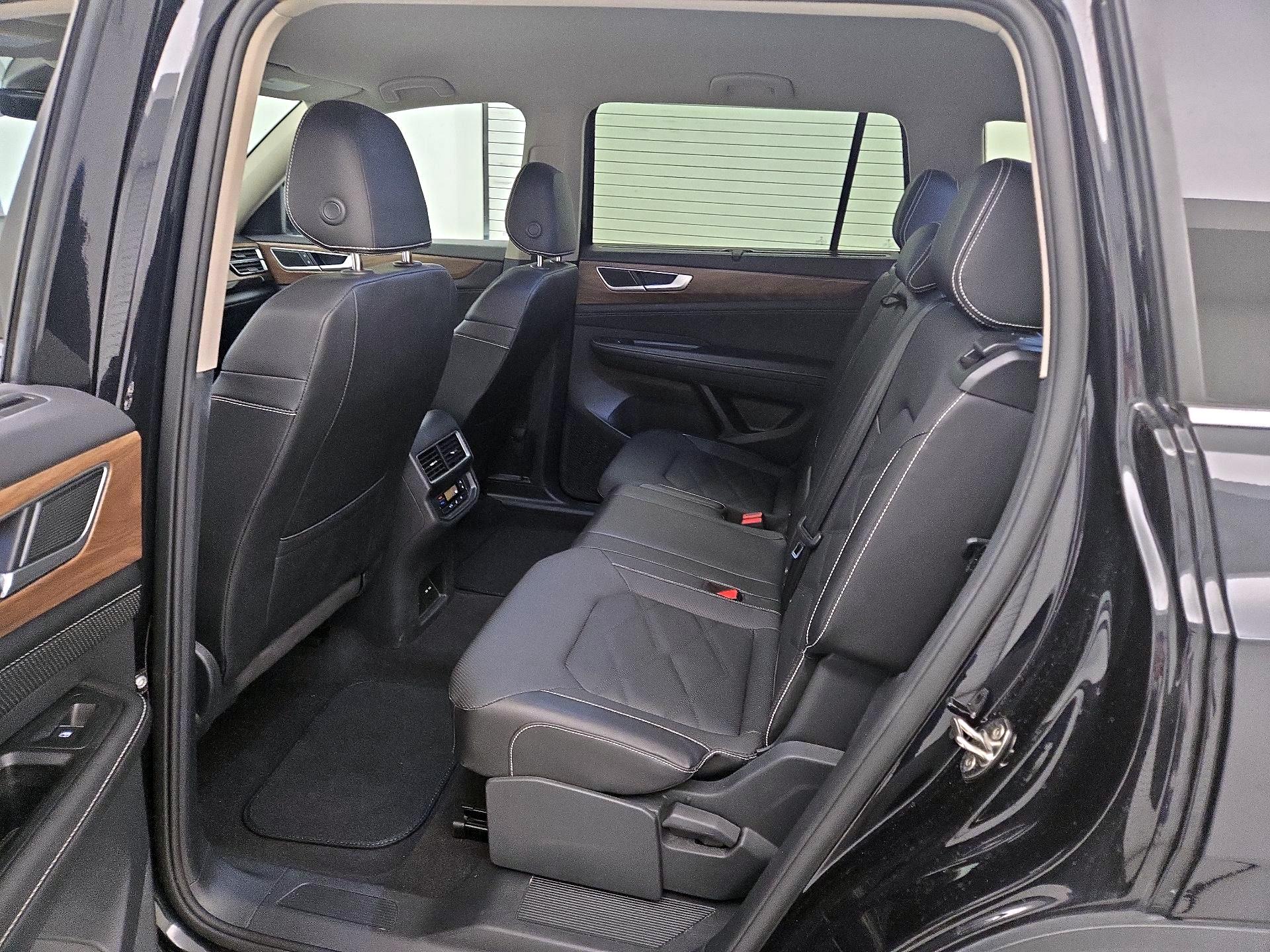 Thumbnail: 2025 Volkswagen Atlas - 19