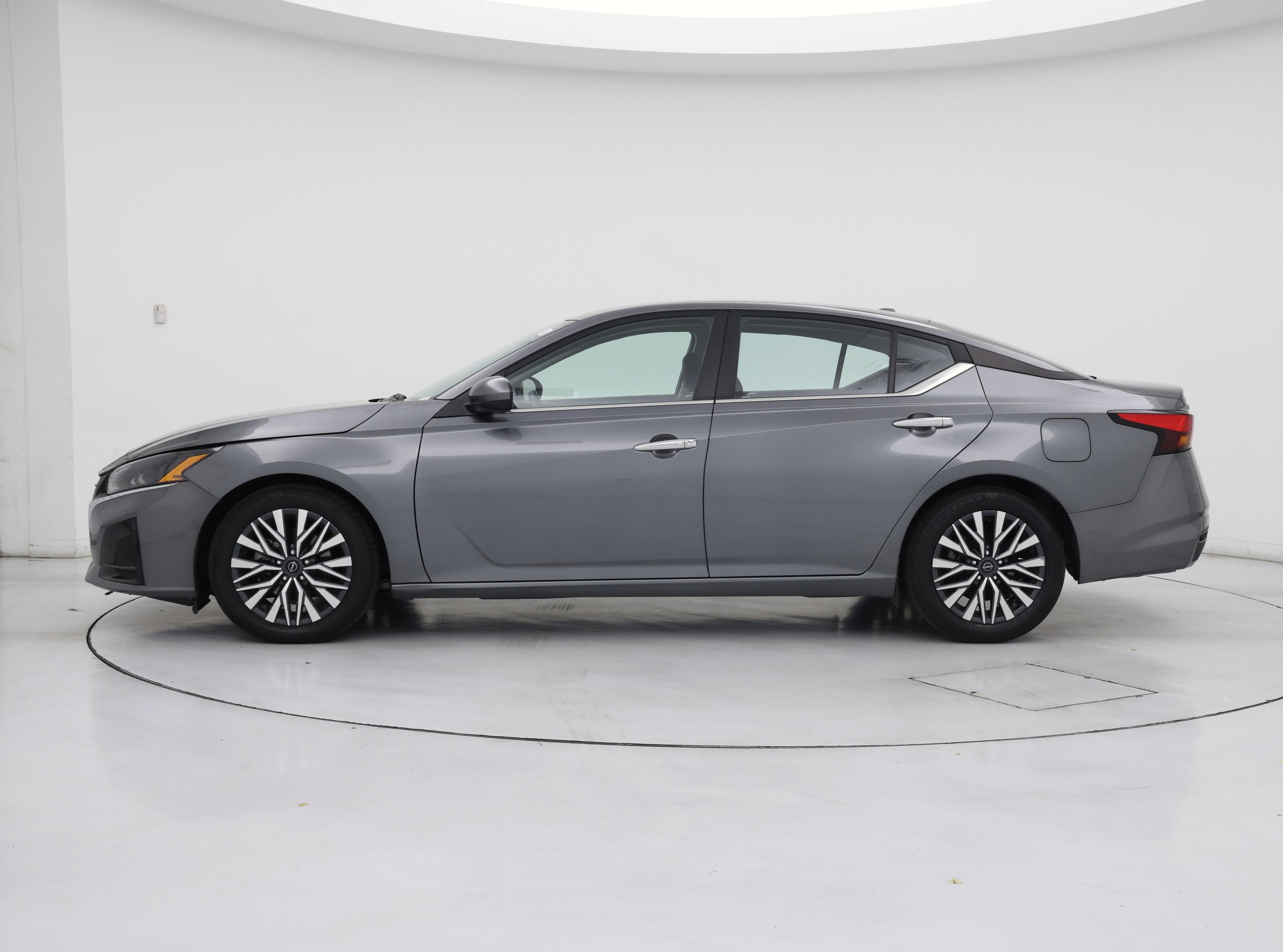 Thumbnail: 2023 Nissan Altima - 3