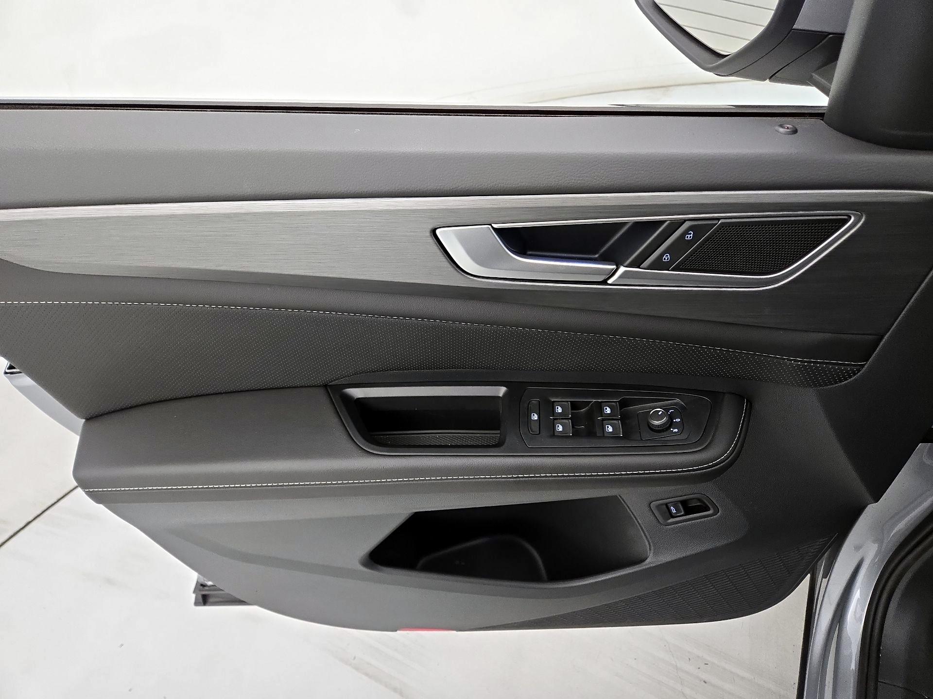 Thumbnail: 2025 Volkswagen Atlas - 12