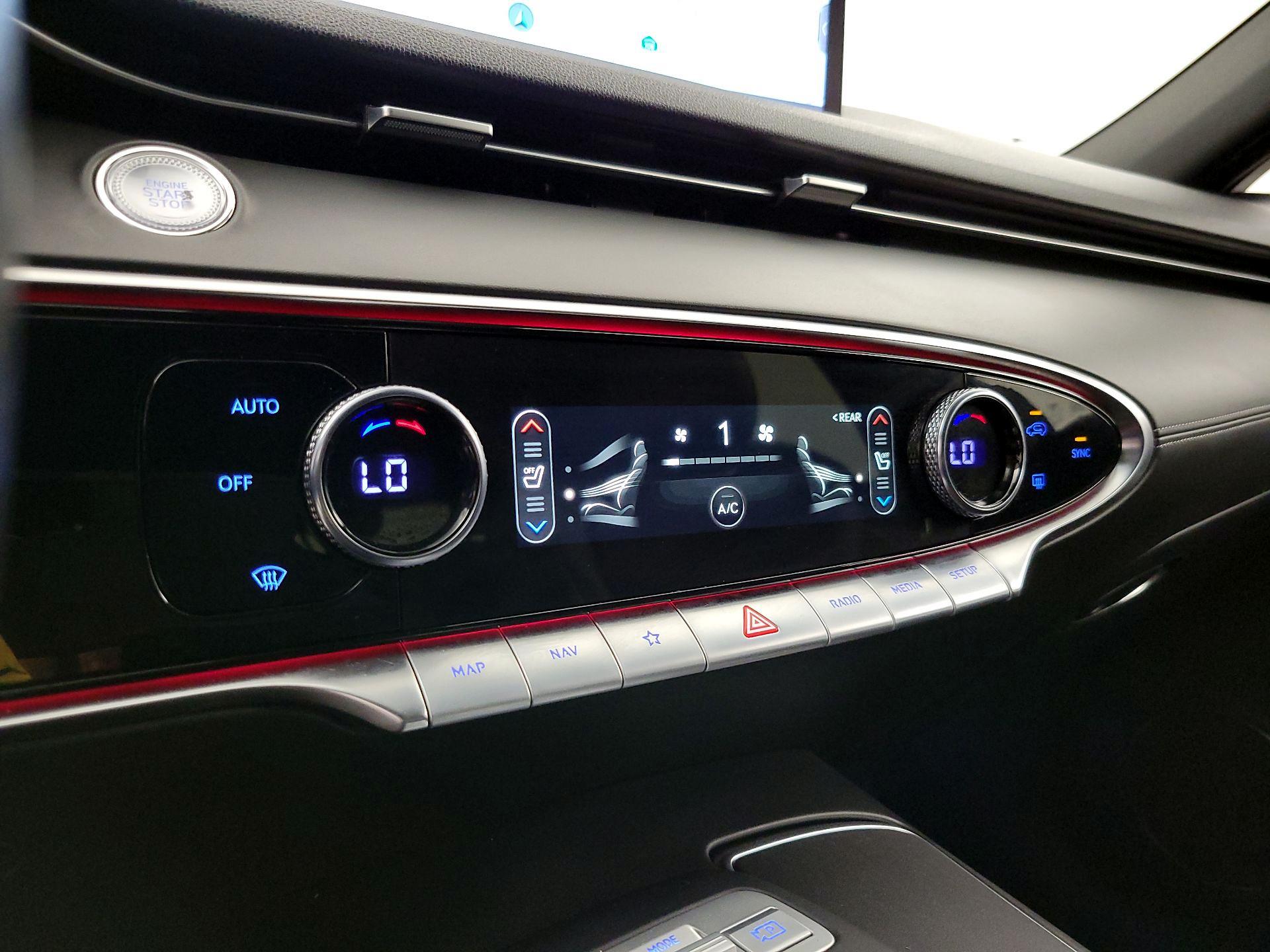 Thumbnail: 2022 Genesis GV70 - 17