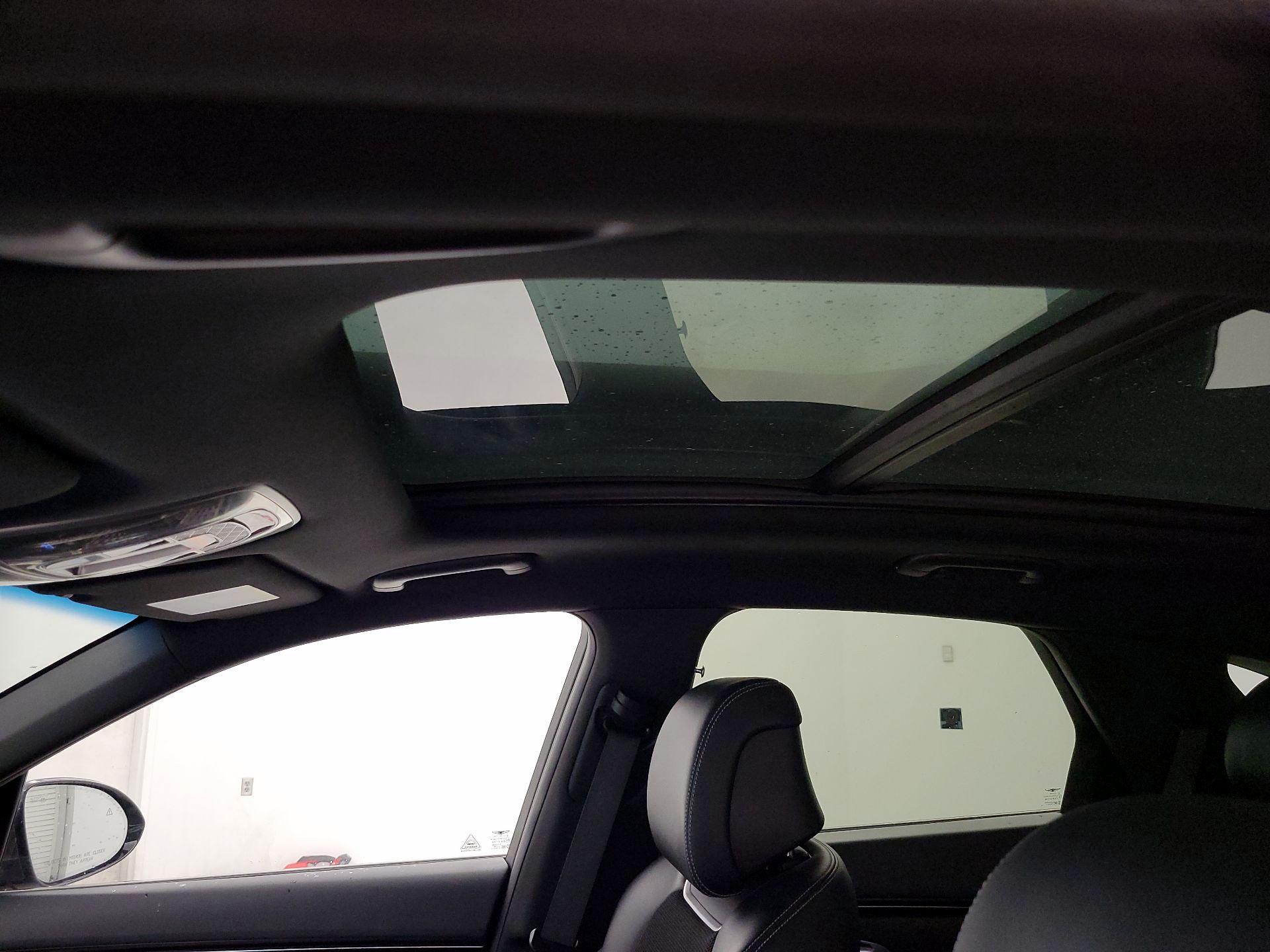 Thumbnail: 2022 Genesis GV70 - 20