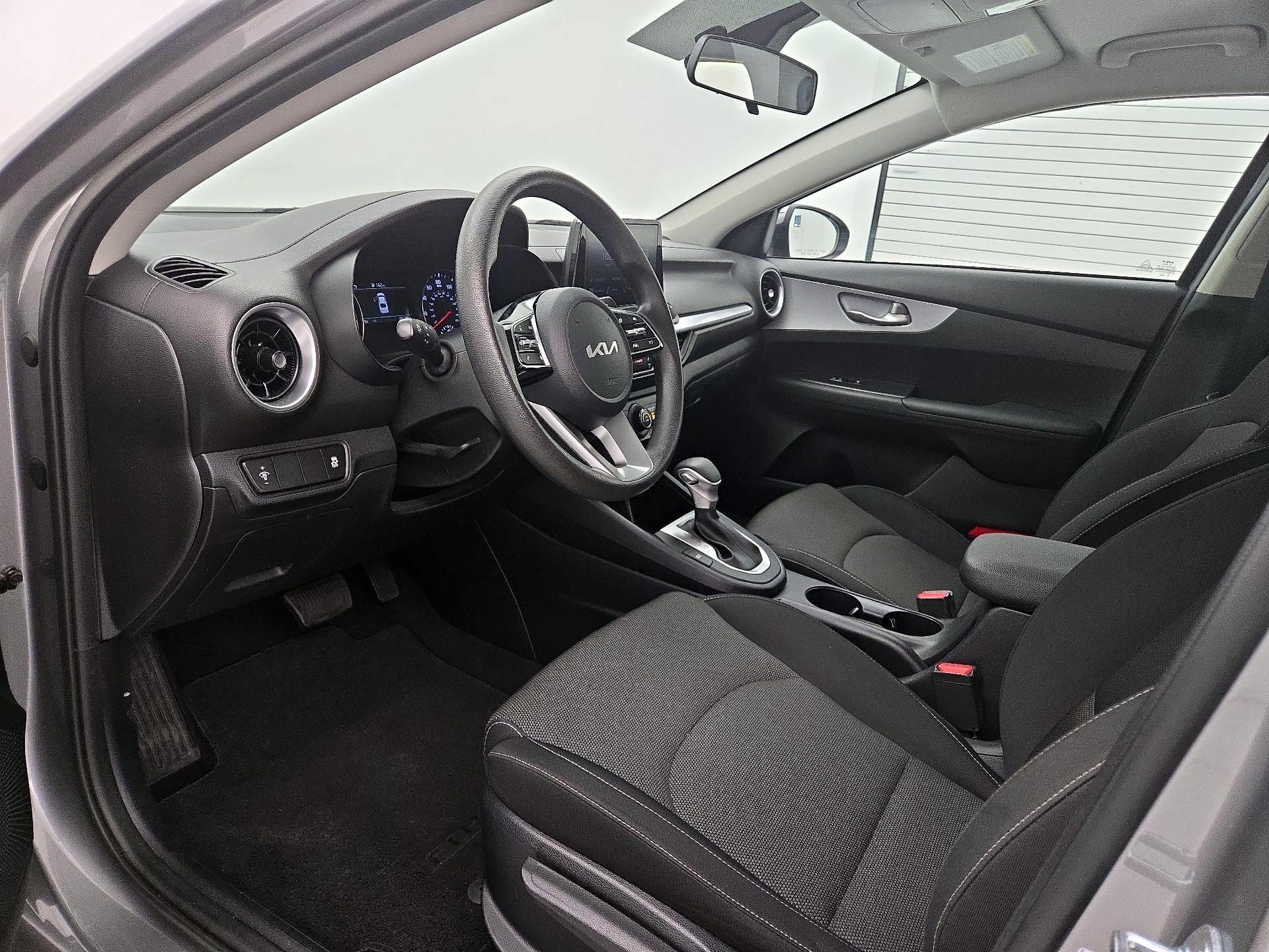 Thumbnail: 2024 Kia Forte - 11