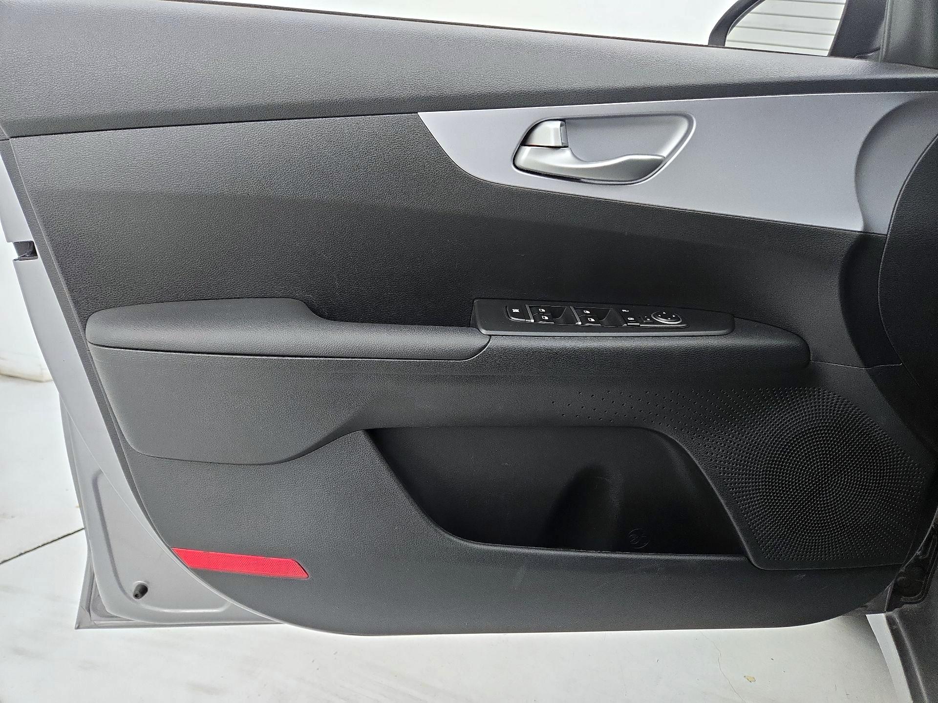 Thumbnail: 2024 Kia Forte - 12