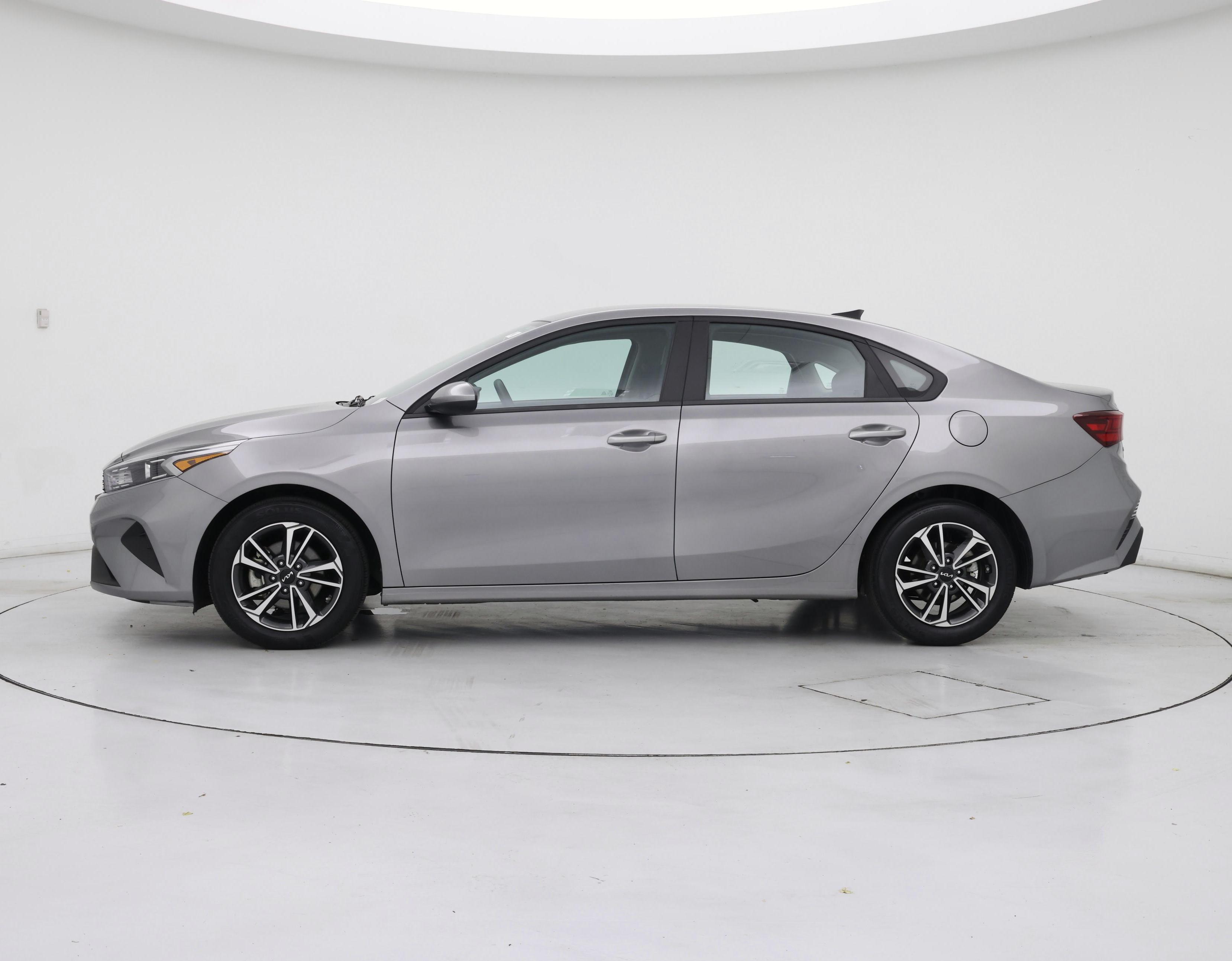 Thumbnail: 2024 Kia Forte - 3