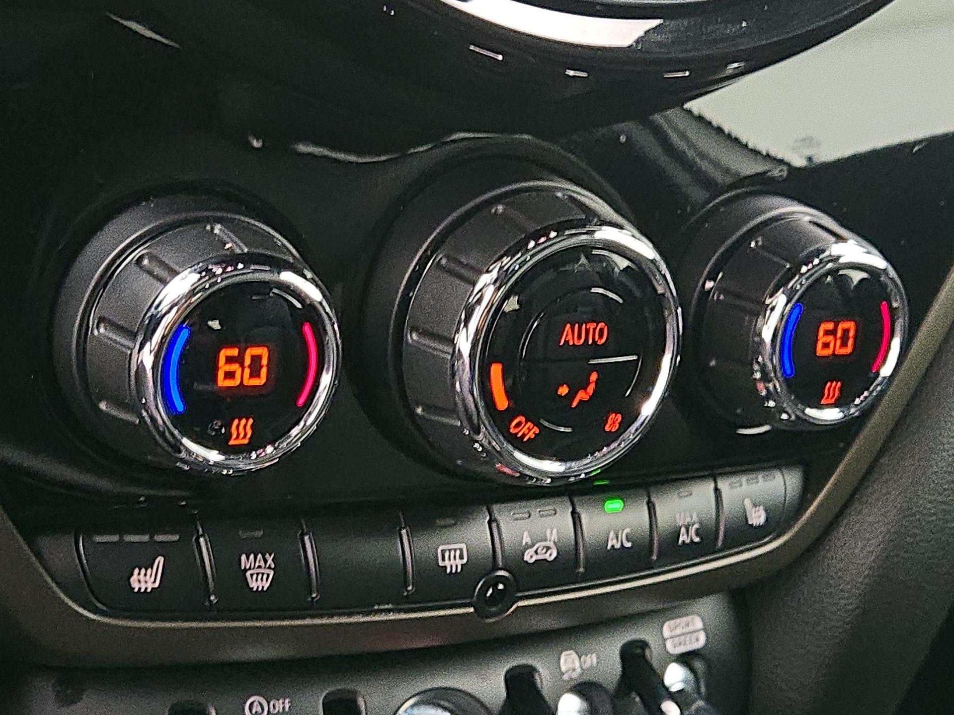Thumbnail: 2020 MINI Cooper Countryman - 16