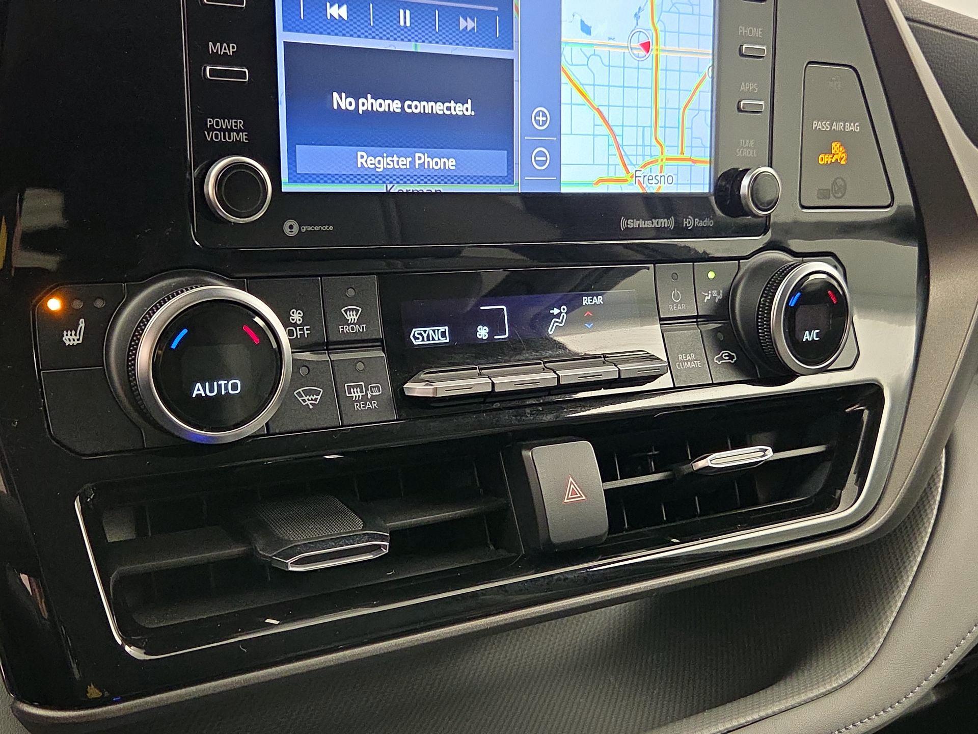 Thumbnail: 2021 Toyota Highlander - 17