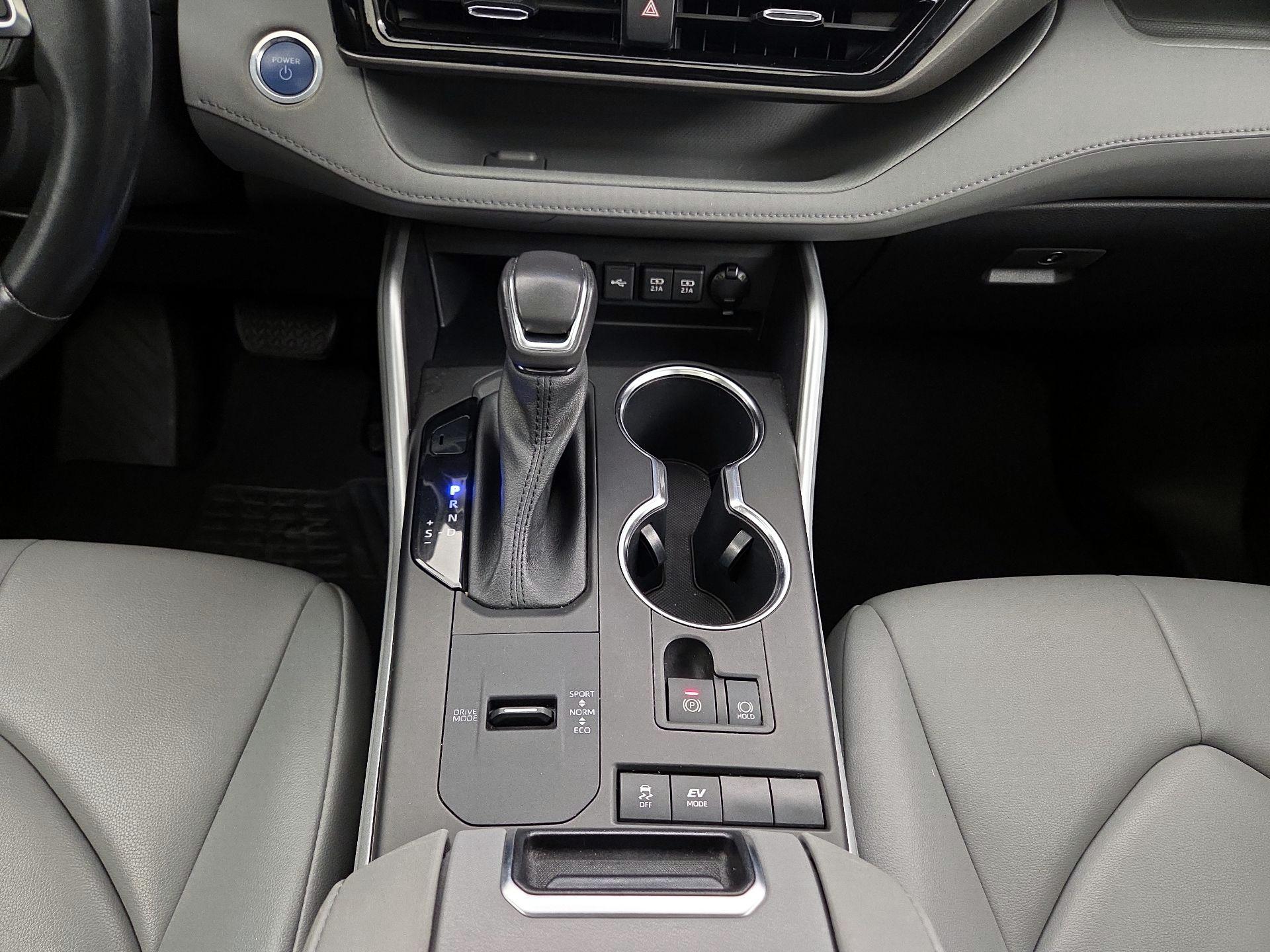 Thumbnail: 2021 Toyota Highlander - 18