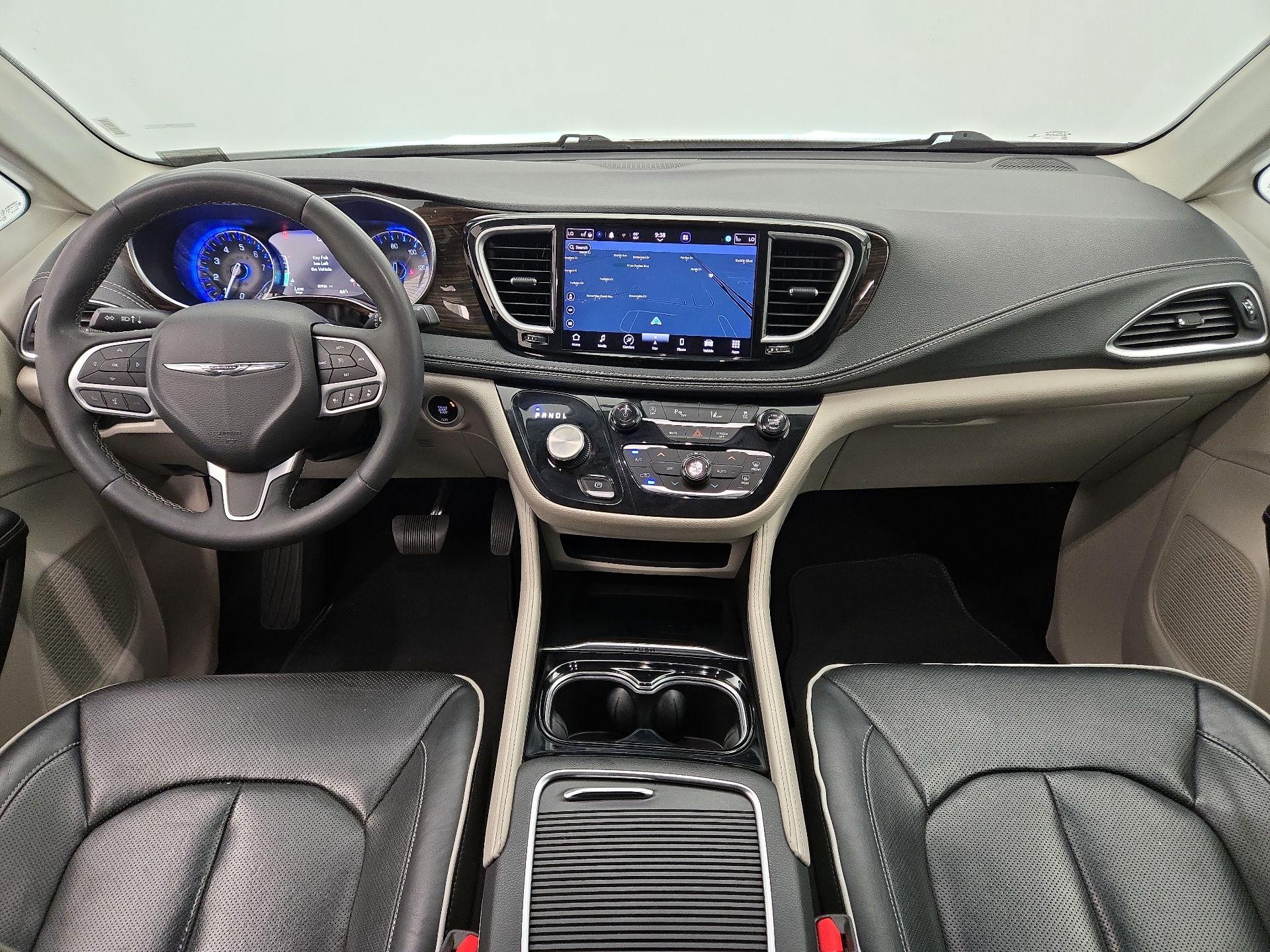 Thumbnail: 2023 Chrysler Pacifica - 9