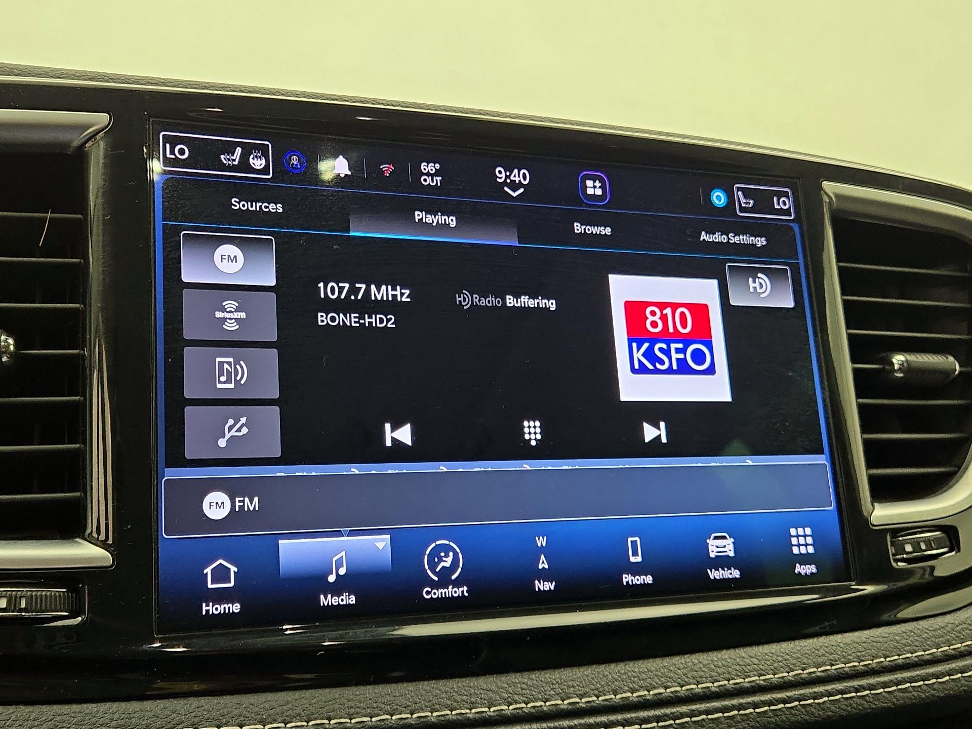 Thumbnail: 2023 Chrysler Pacifica - 16