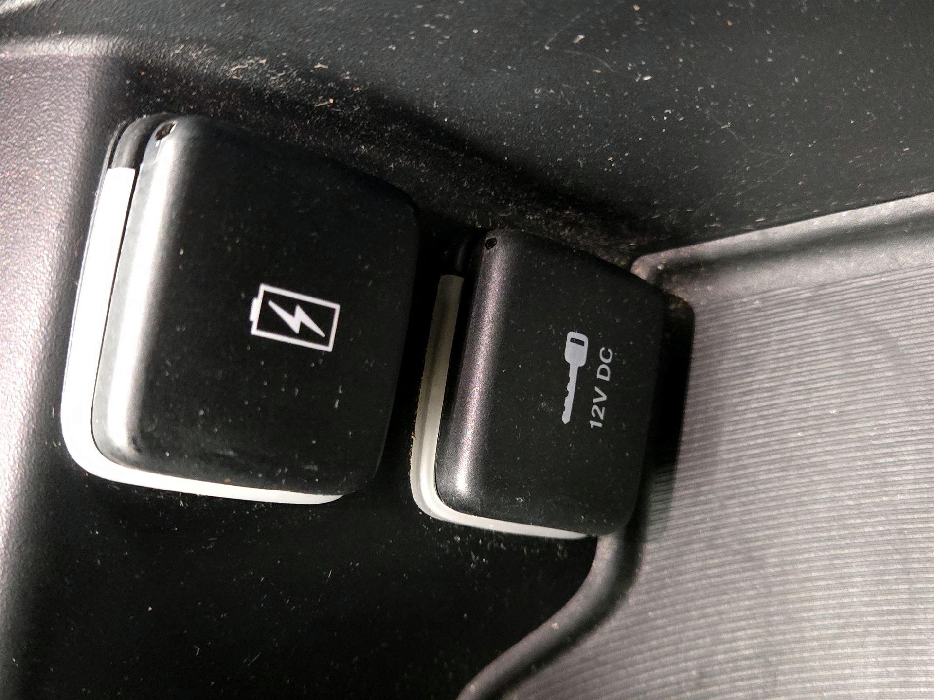 Thumbnail: 2023 Chrysler Pacifica - 19