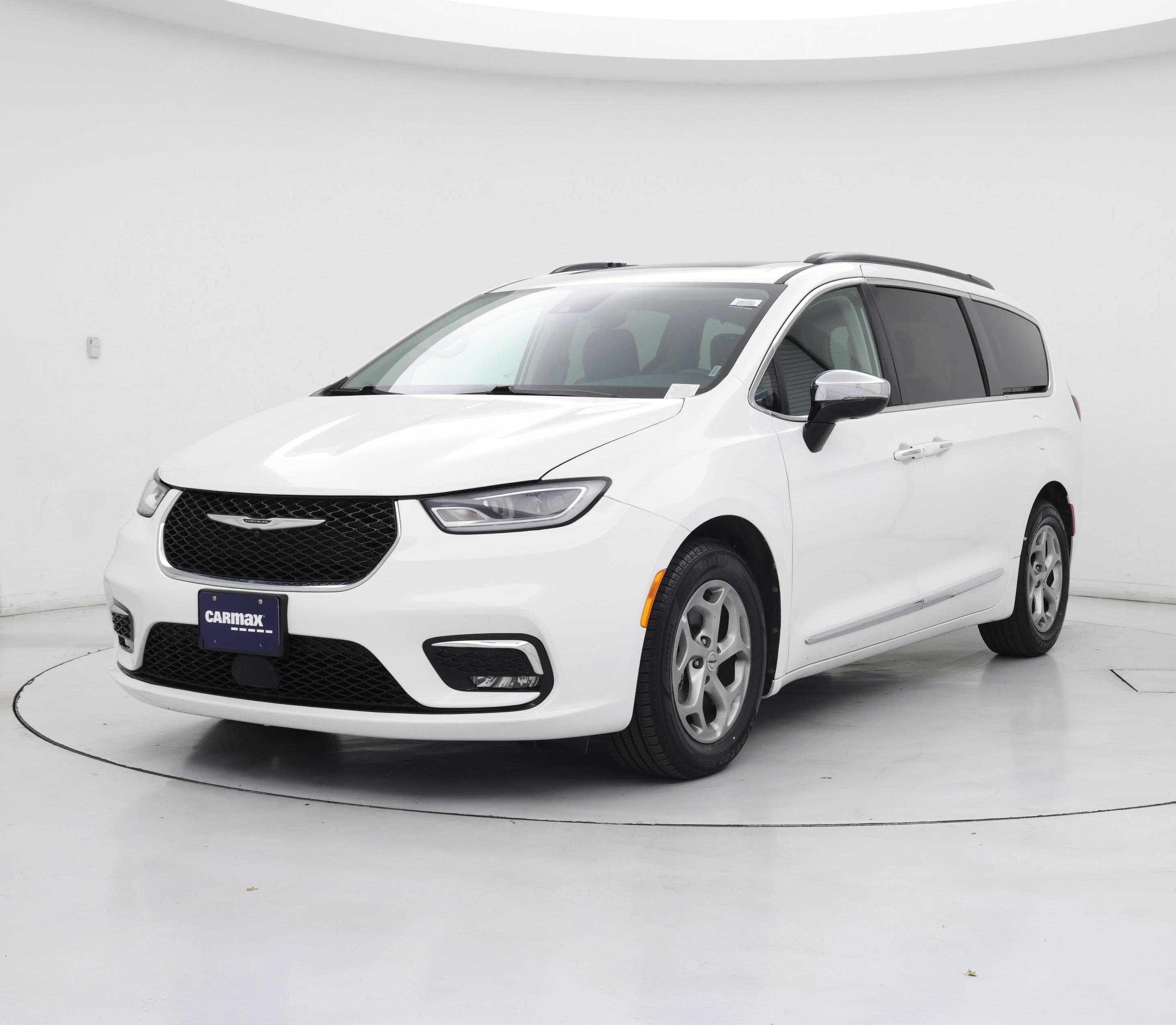 Thumbnail: 2023 Chrysler Pacifica - 4