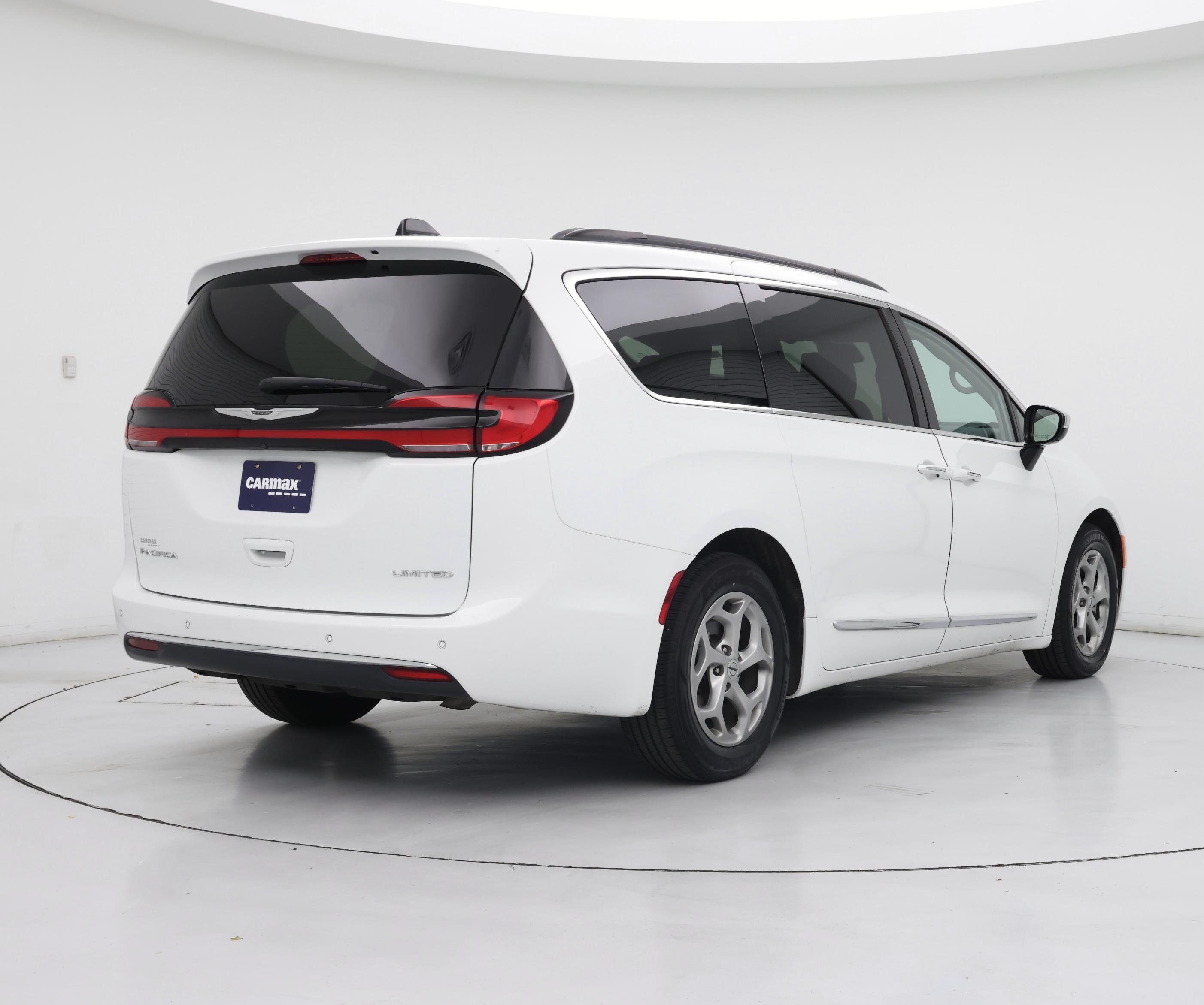 Thumbnail: 2023 Chrysler Pacifica - 8