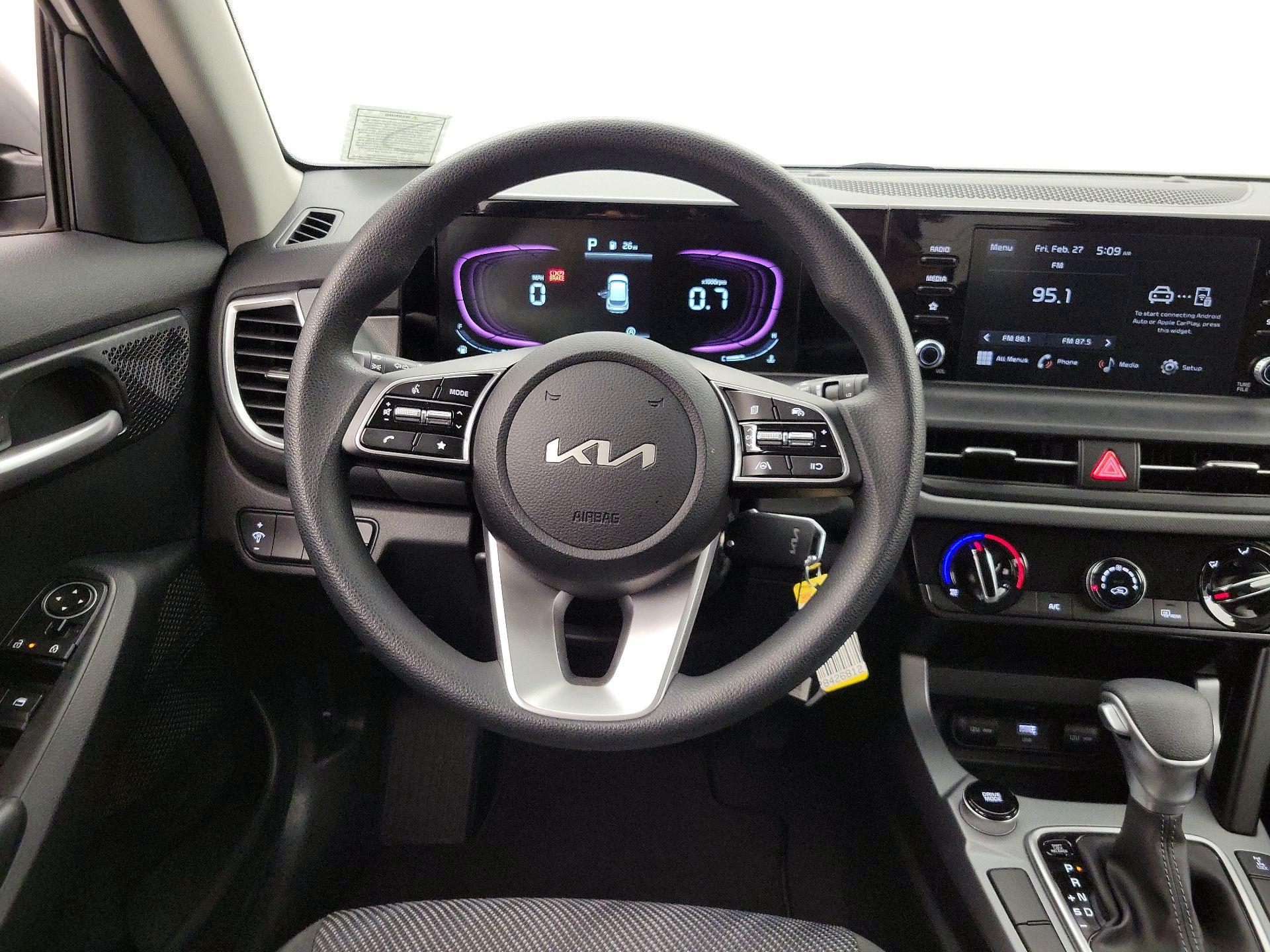 Thumbnail: 2024 Kia Seltos - 10