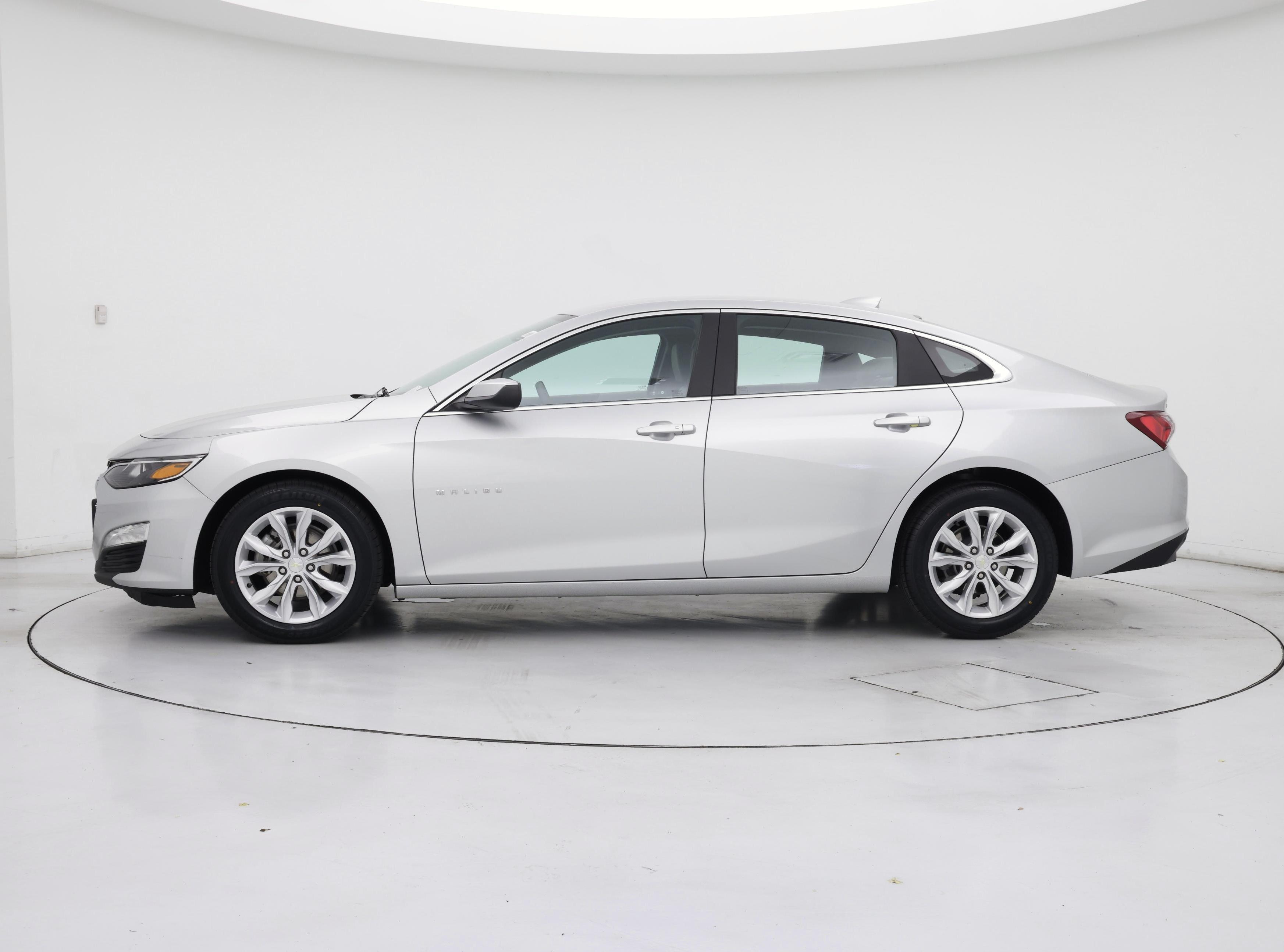 Thumbnail: 2020 Chevrolet Malibu - 3